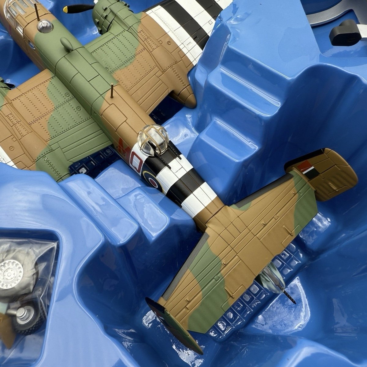 Corgi Aviation AA35304 1:72 North American B - 25J Mitchell II RAF - Corgi