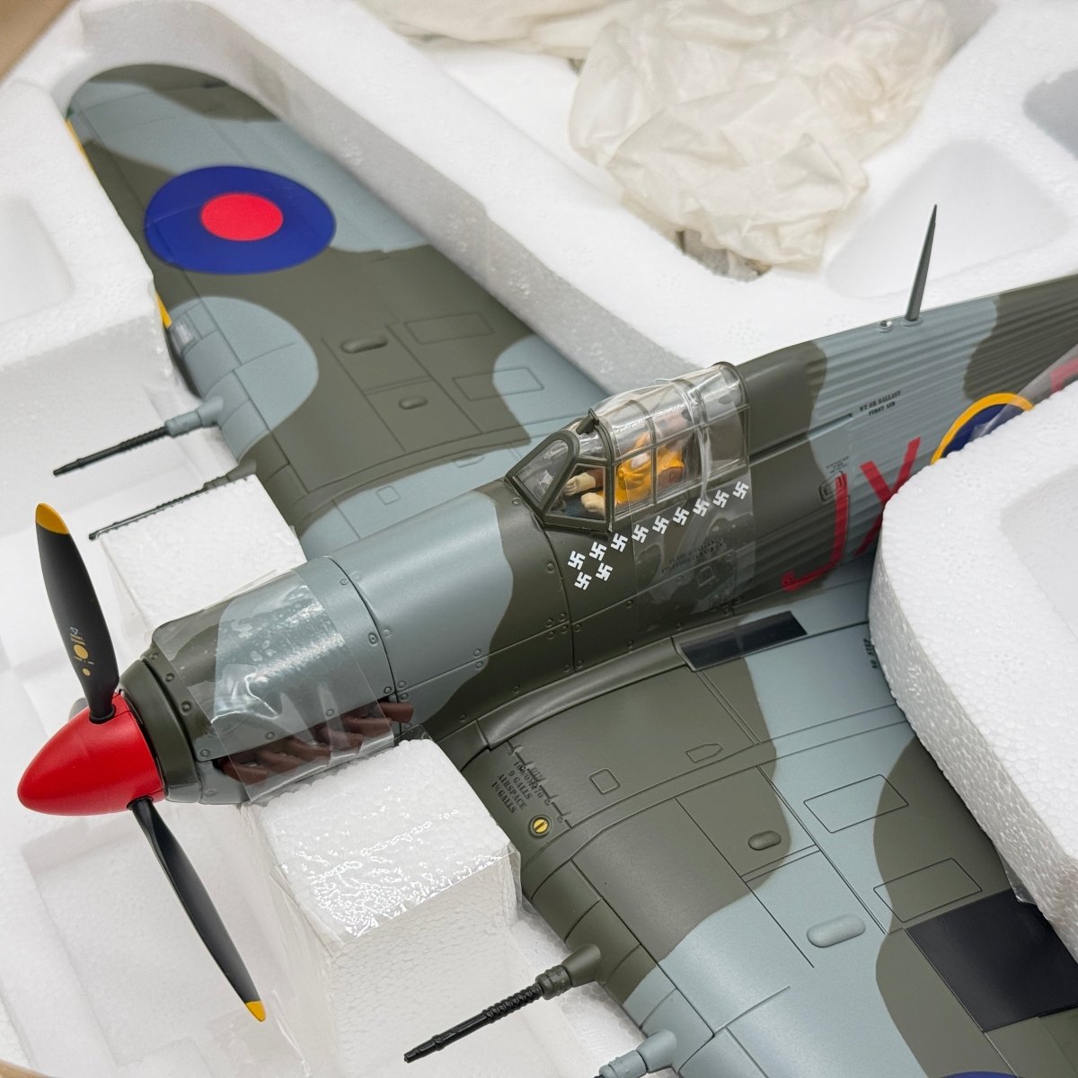 Corgi Aviation AA35508 1:32 Hawker Hurricane Mk II Night Reaper - Corgi