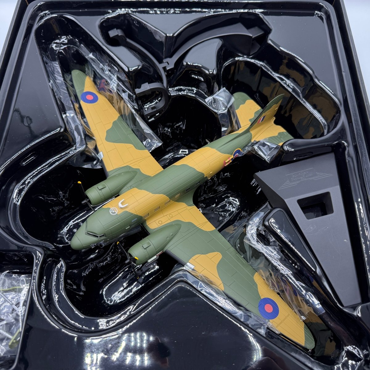 Corgi Aviation AA38204 1:72 Douglas C - 47 Skytrain RAF No.267 Pegasus Sqn - Corgi