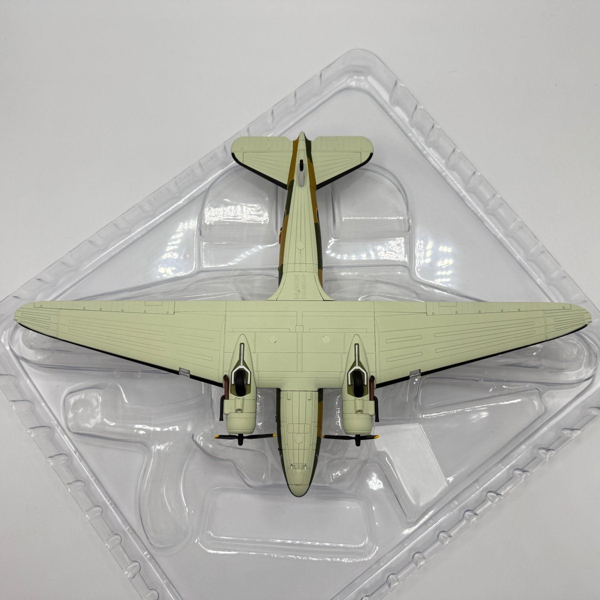 Corgi Aviation AA38204 1:72 Douglas C - 47 Skytrain RAF No.267 Pegasus Sqn - Corgi
