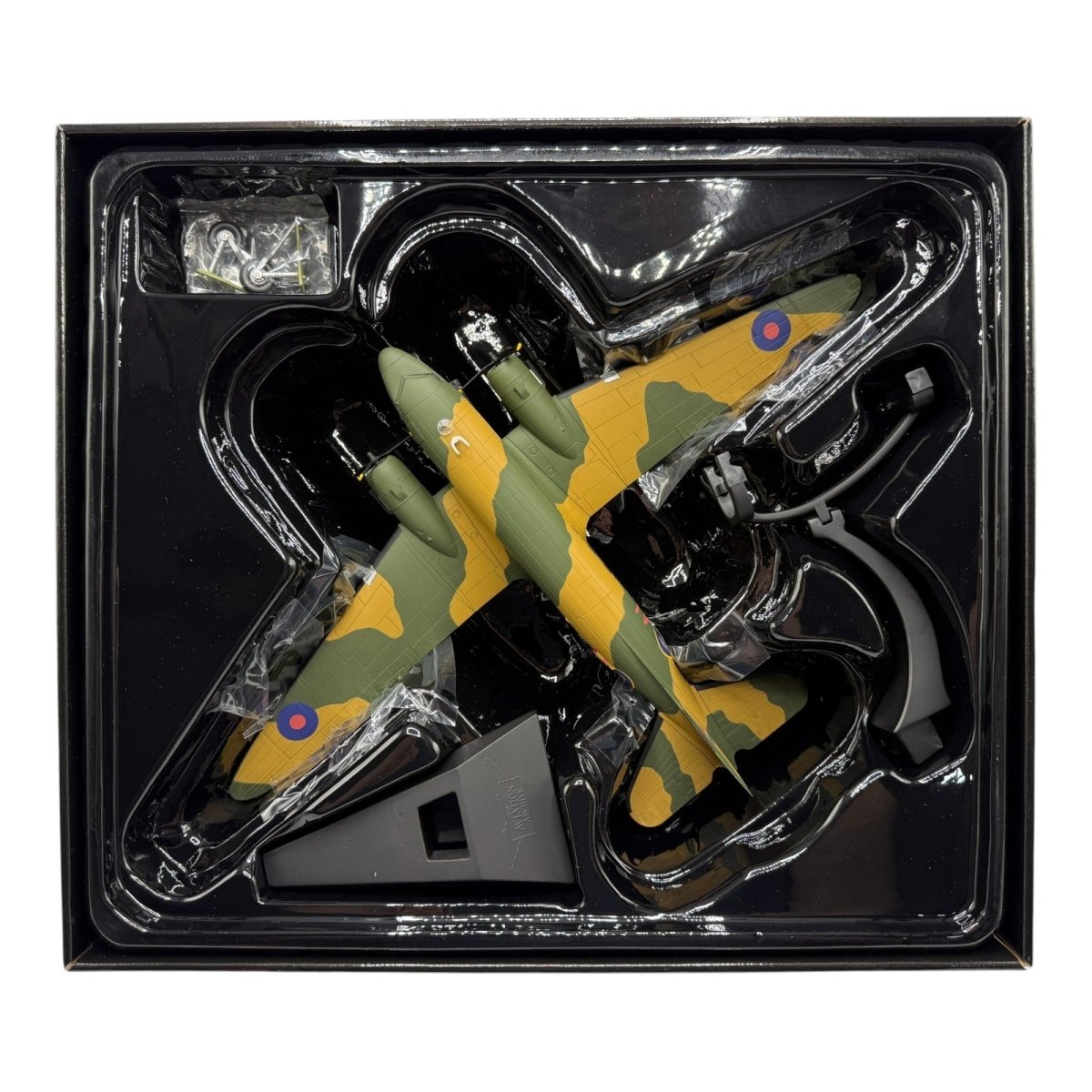Corgi Aviation AA38204 1:72 Douglas C - 47 Skytrain RAF No.267 Pegasus Sqn - Corgi