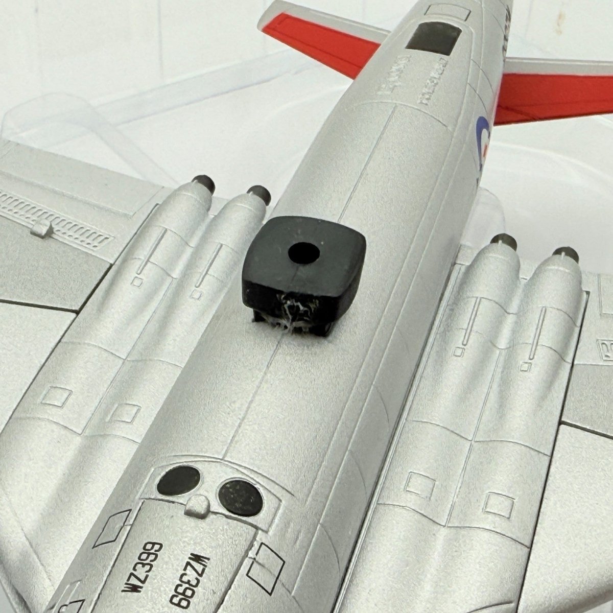 Corgi Aviation AA39404 1:114 Vickers Valiant B(PR)MK.1, 543 Sqn RAF Wyton FAULTS - Corgi