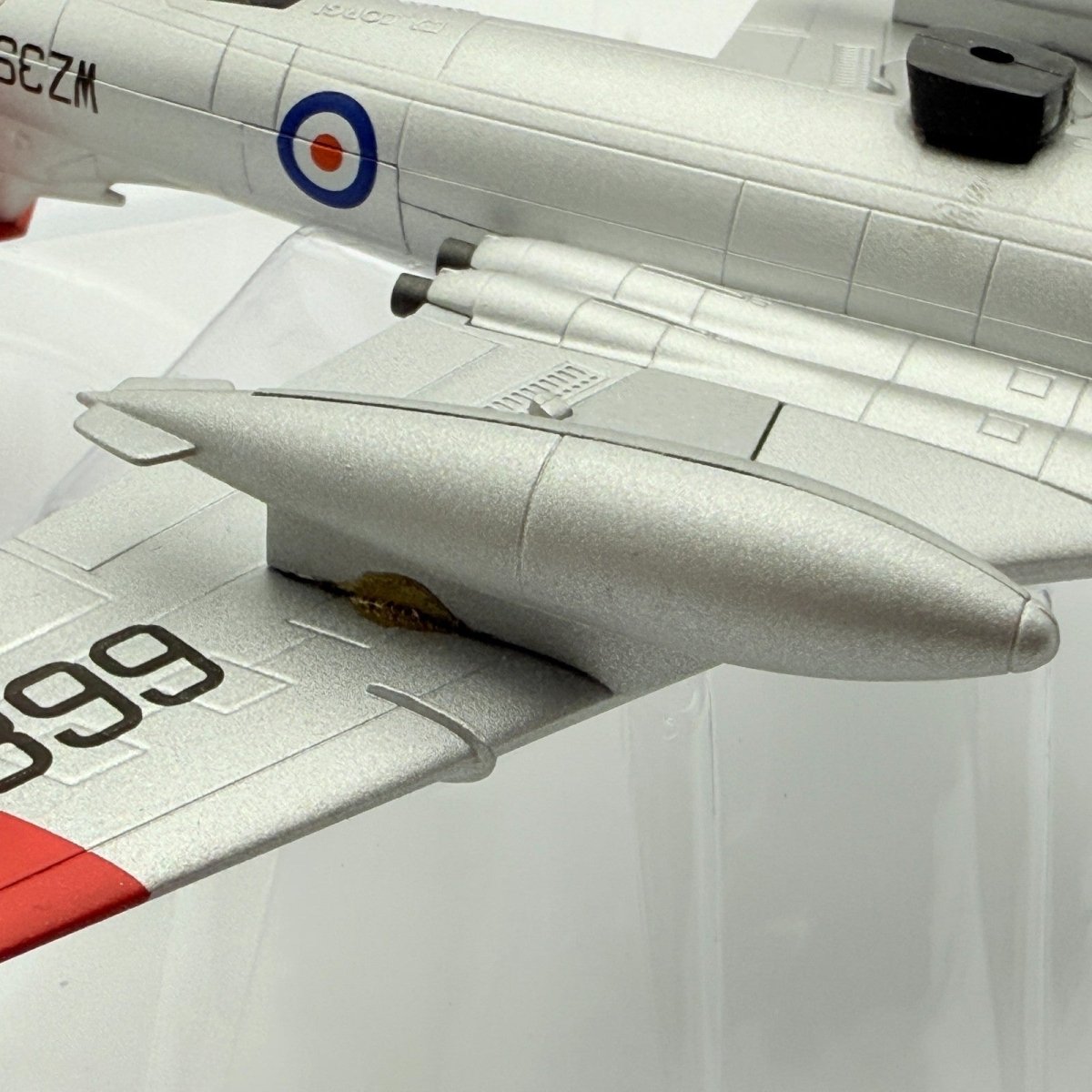 Corgi Aviation AA39404 1:114 Vickers Valiant B(PR)MK.1, 543 Sqn RAF Wyton FAULTS - Corgi