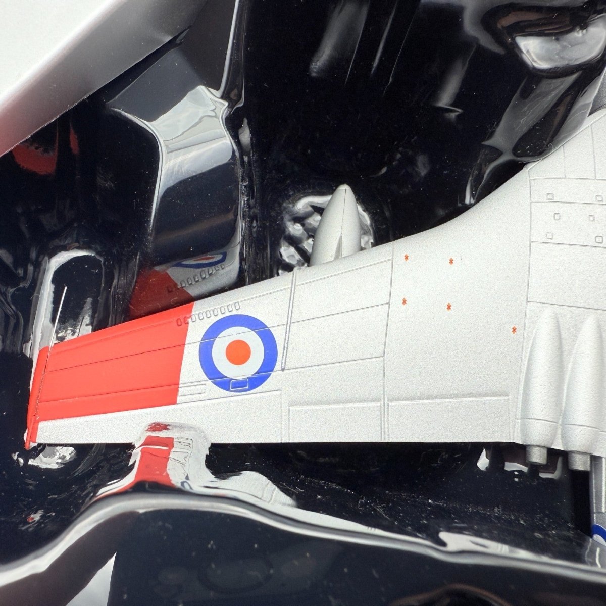 Corgi Aviation AA39404 1:114 Vickers Valiant B(PR)MK.1, 543 Sqn RAF Wyton FAULTS - Corgi