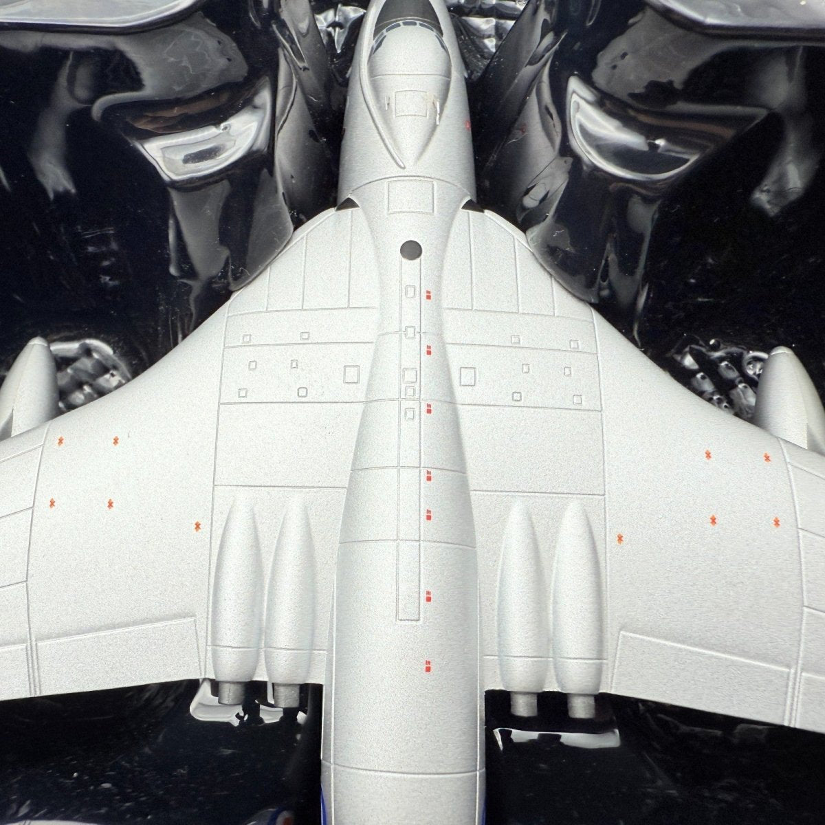 Corgi Aviation AA39404 1:114 Vickers Valiant B(PR)MK.1, 543 Sqn RAF Wyton FAULTS - Corgi