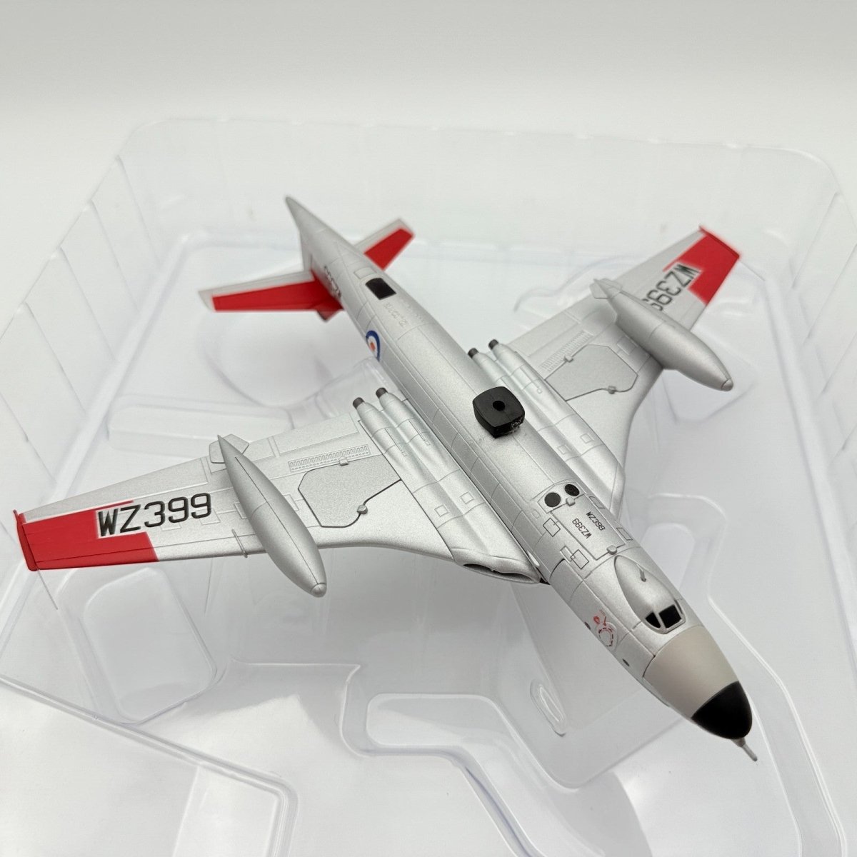 Corgi Aviation AA39404 1:114 Vickers Valiant B(PR)MK.1, 543 Sqn RAF Wyton FAULTS - Corgi