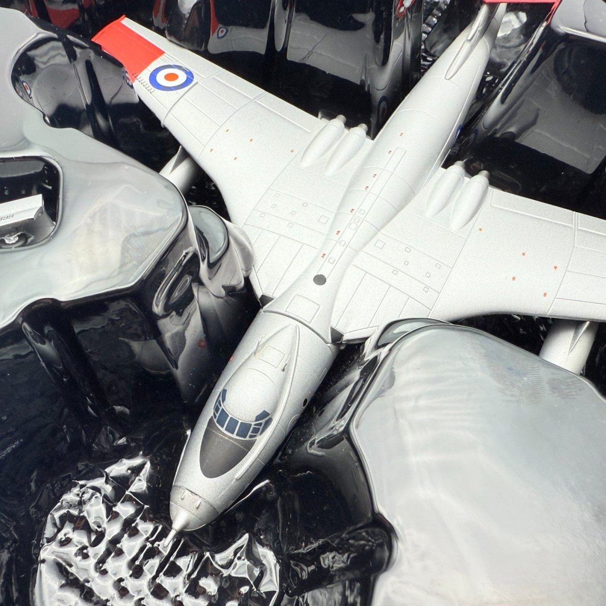 Corgi Aviation AA39404 1:114 Vickers Valiant B(PR)MK.1, 543 Sqn RAF Wyton FAULTS - Corgi