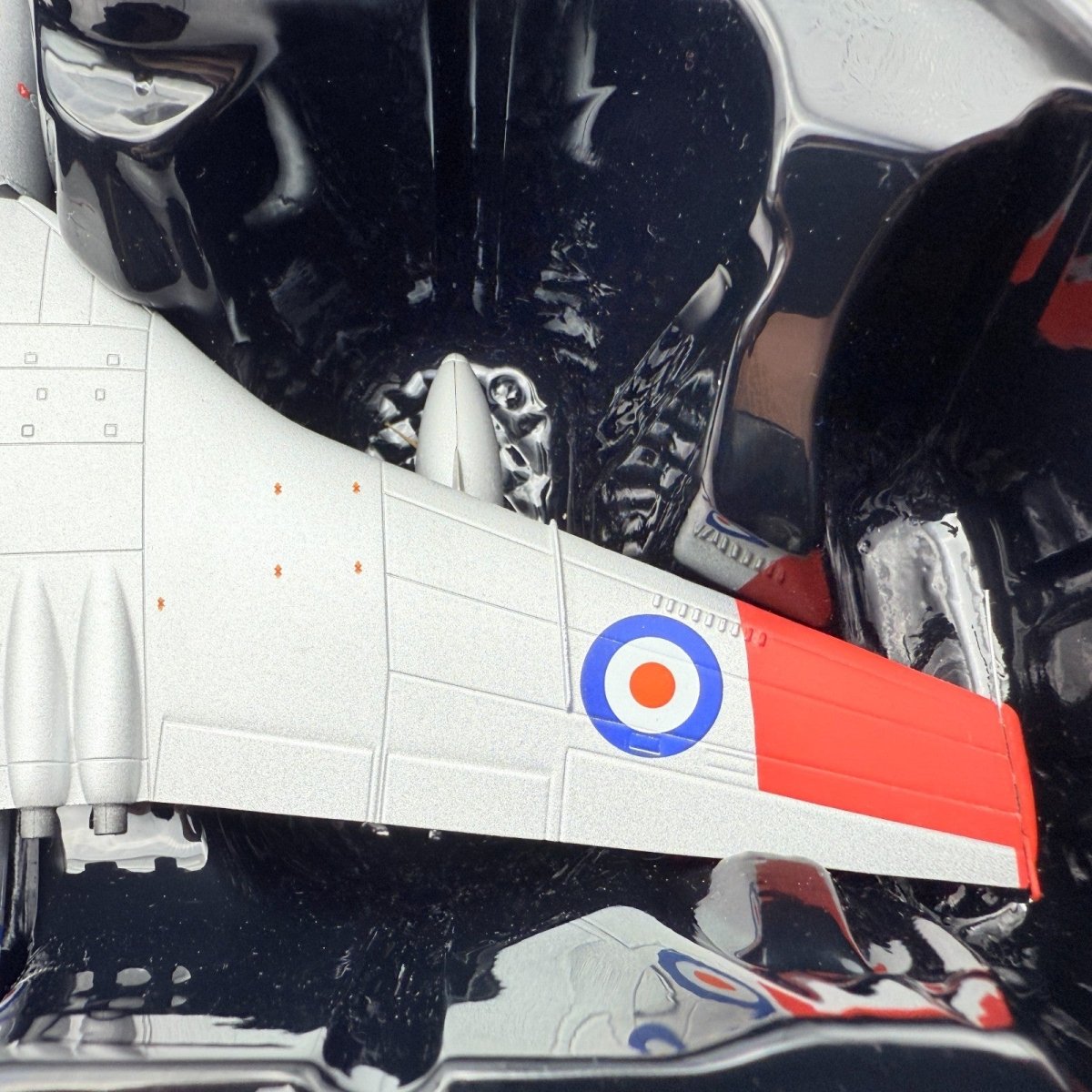 Corgi Aviation AA39404 1:114 Vickers Valiant B(PR)MK.1, 543 Sqn RAF Wyton FAULTS - Corgi