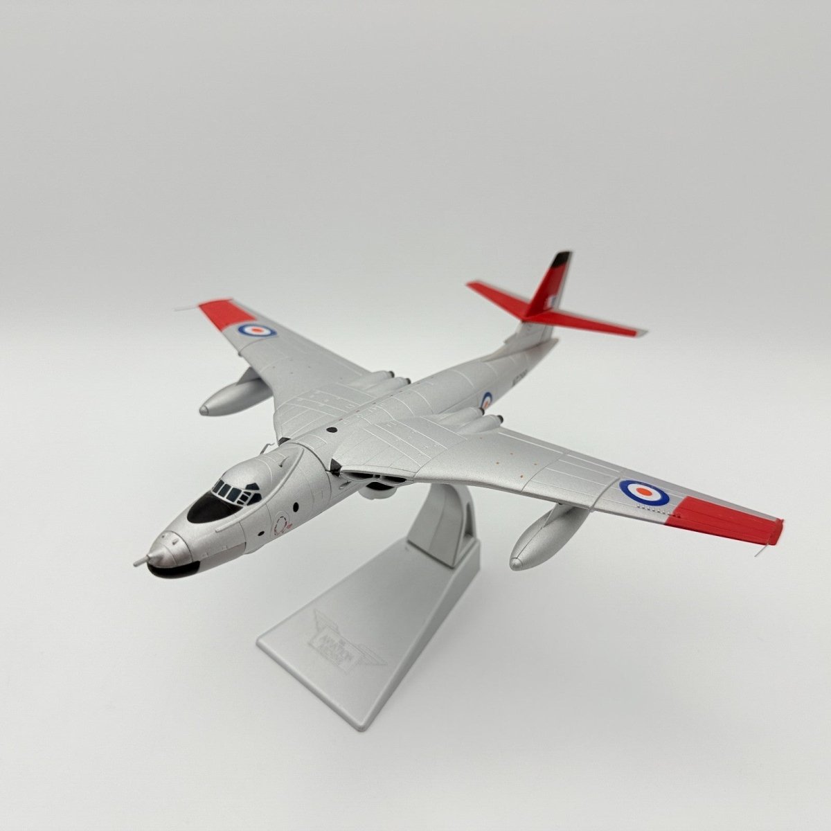 Corgi Aviation AA39404 1:114 Vickers Valiant B(PR)MK.1, 543 Sqn RAF Wyton FAULTS - Corgi