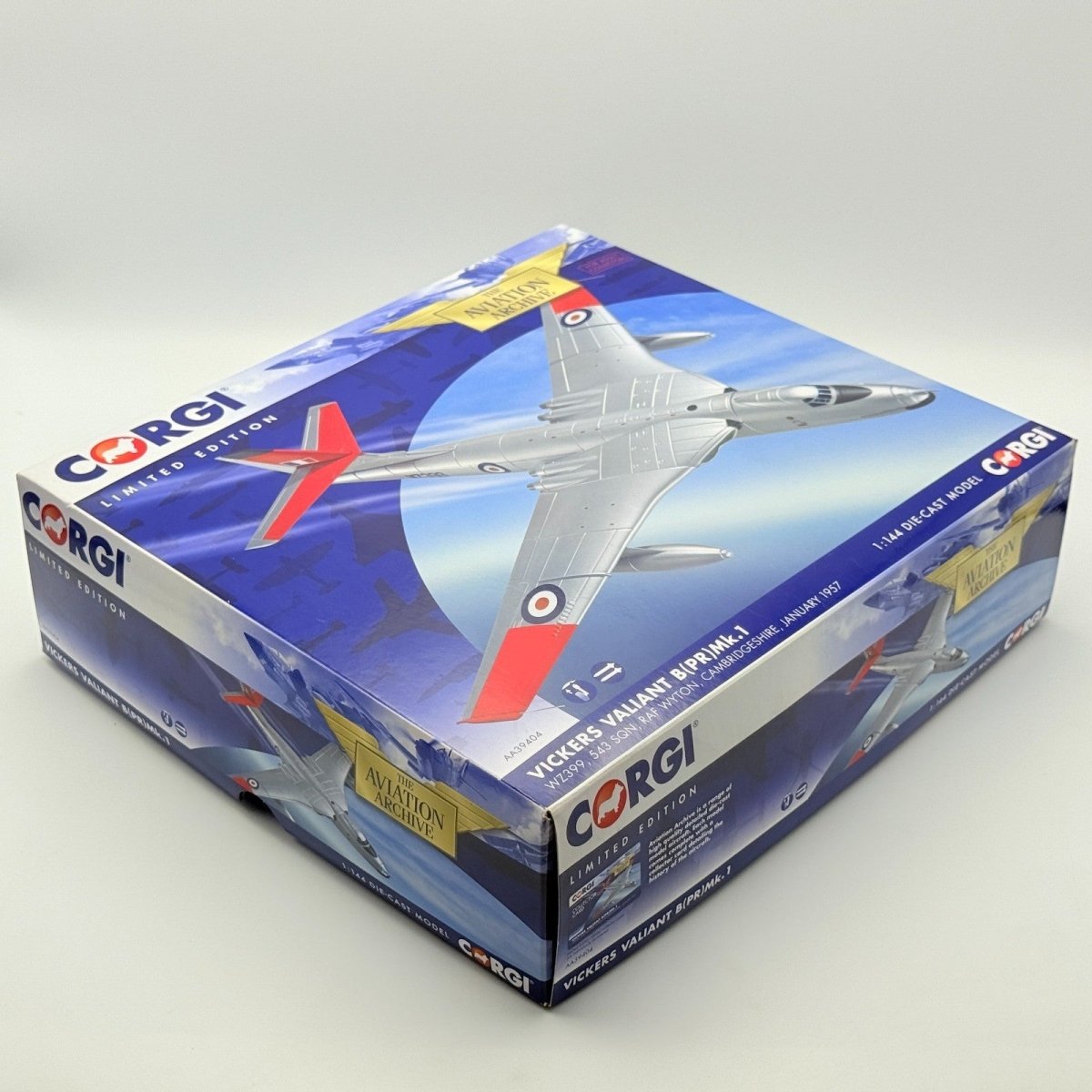 Corgi Aviation AA39404 1:114 Vickers Valiant B(PR)MK.1, 543 Sqn RAF Wyton FAULTS - Corgi