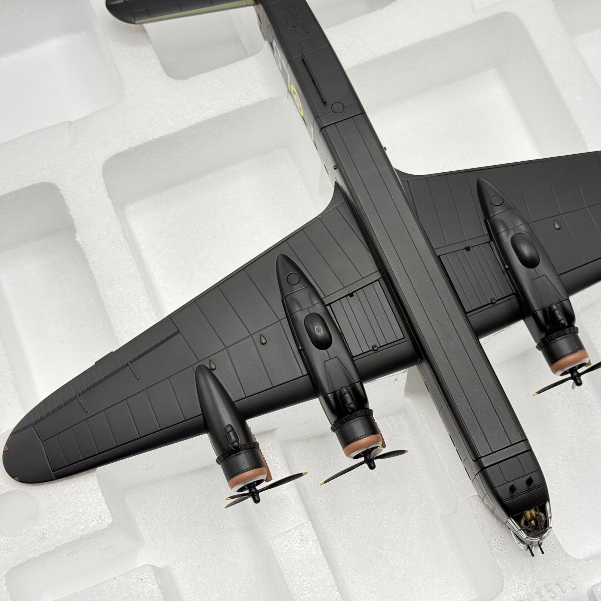 Corgi Aviation AA39501 1:72 Stirling B.Mk I 'MacRoberts Reply' - Corgi