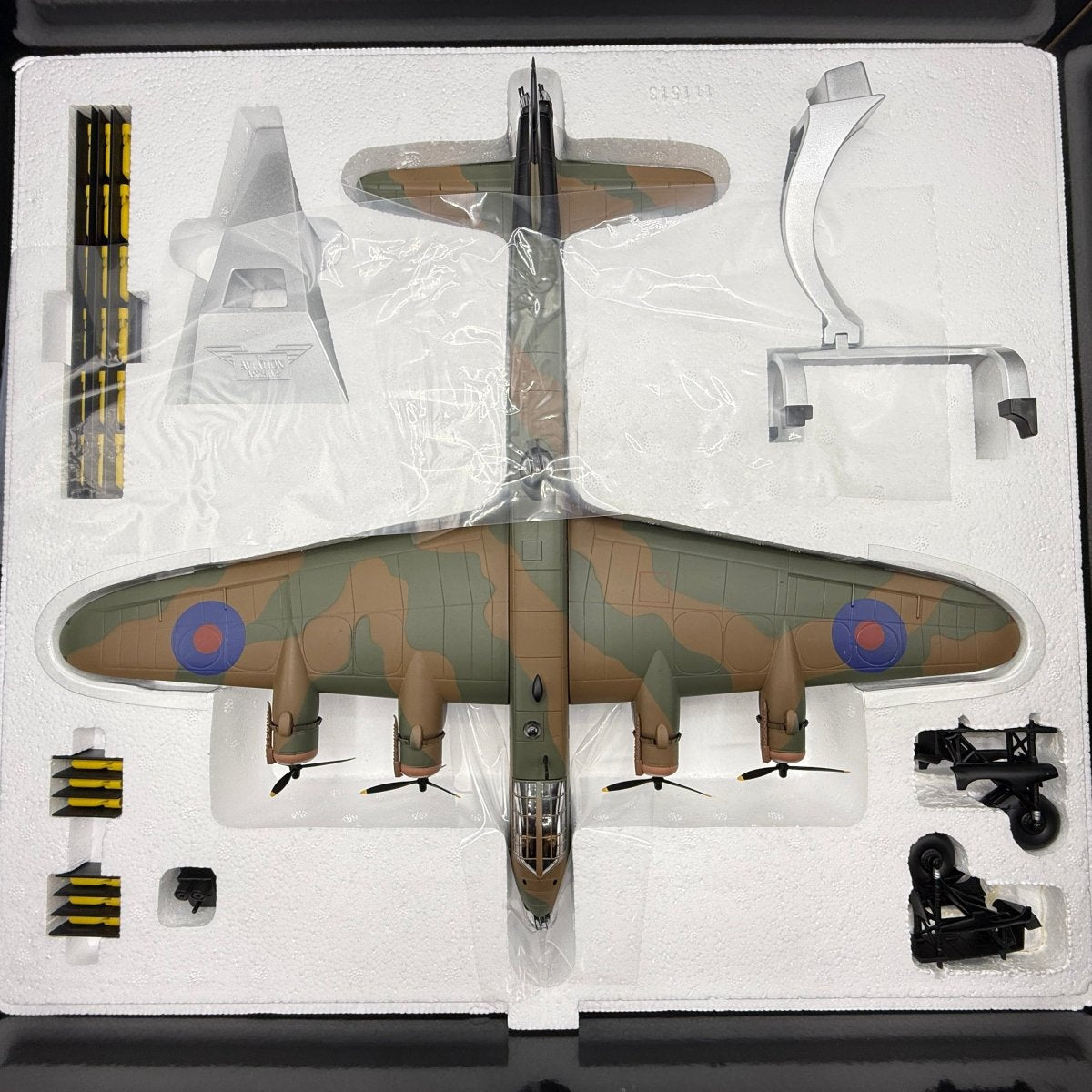 Corgi Aviation AA39501 1:72 Stirling B.Mk I 'MacRoberts Reply' - Corgi