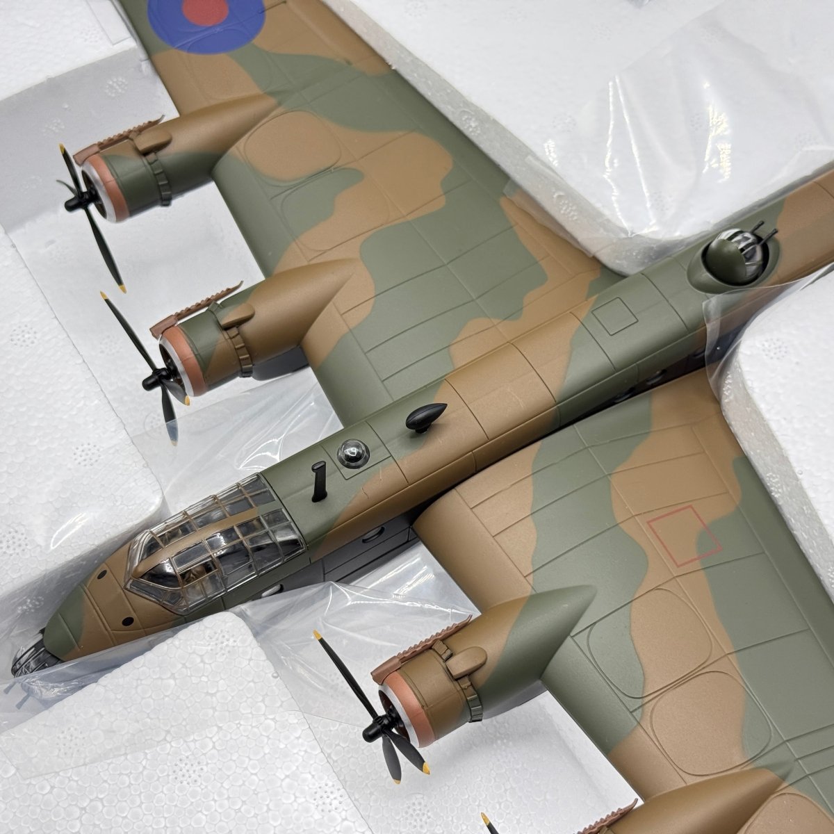 Corgi Aviation AA39501 1:72 Stirling B.Mk I 'MacRoberts Reply' - Corgi