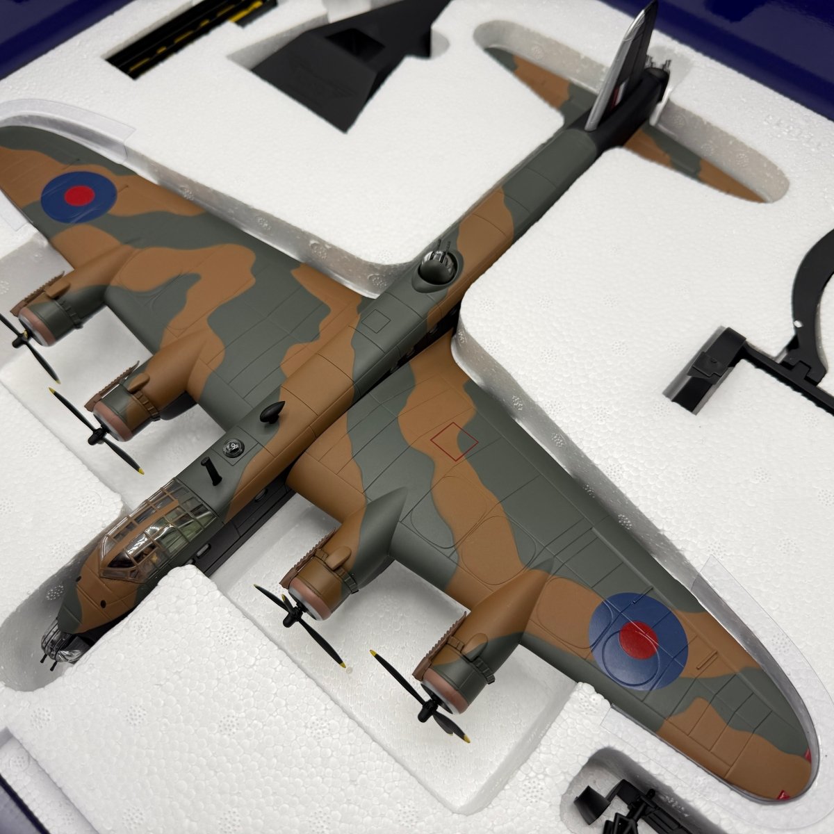 Corgi Aviation AA39502 1:72 Short Stirling B.Mk I RAF No.149 Sqn BF372 - Corgi