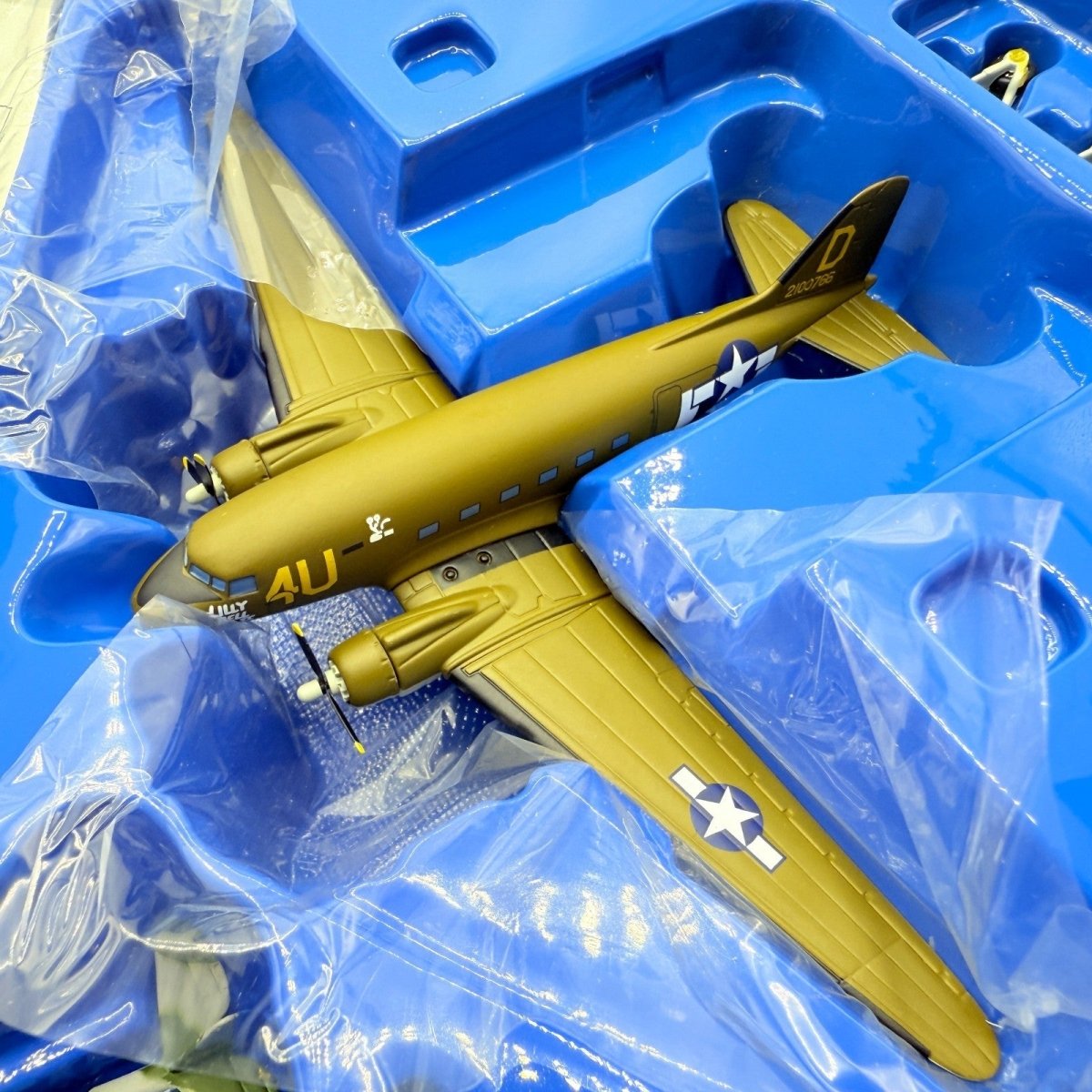 Corgi Aviation AA99148 1:144 C - 47, P - 47D, P - 51D 60th Anniversary Aircraft Set - Corgi