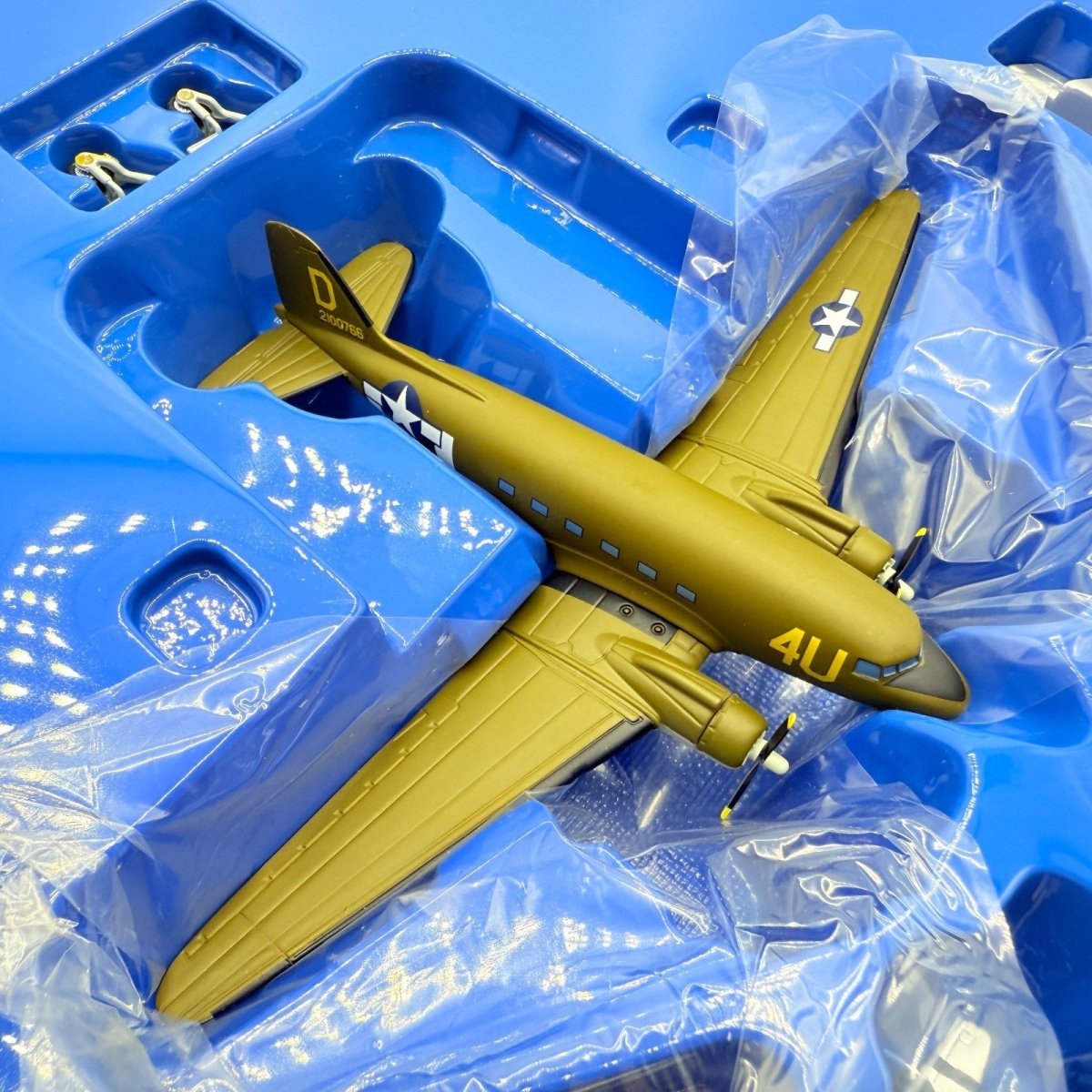 Corgi Aviation AA99148 1:144 C - 47, P - 47D, P - 51D 60th Anniversary Aircraft Set - Corgi