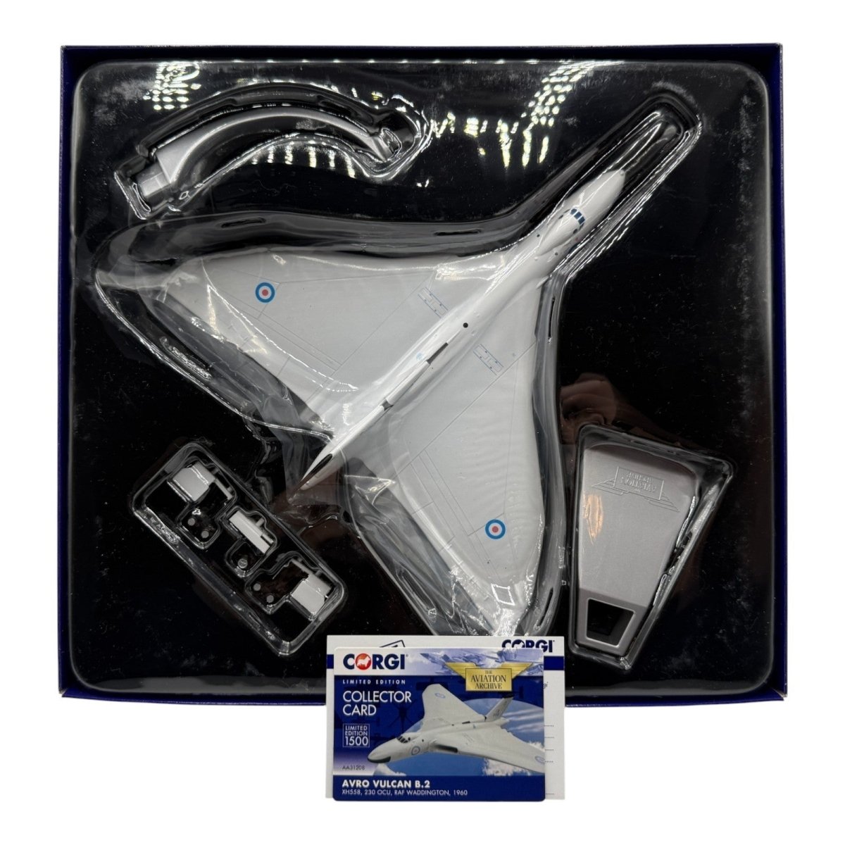 Corgi Aviation Archive 1:144 AA31208 Vulcan B.2 XH558, 230 OCU, RAF Waddington - Corgi