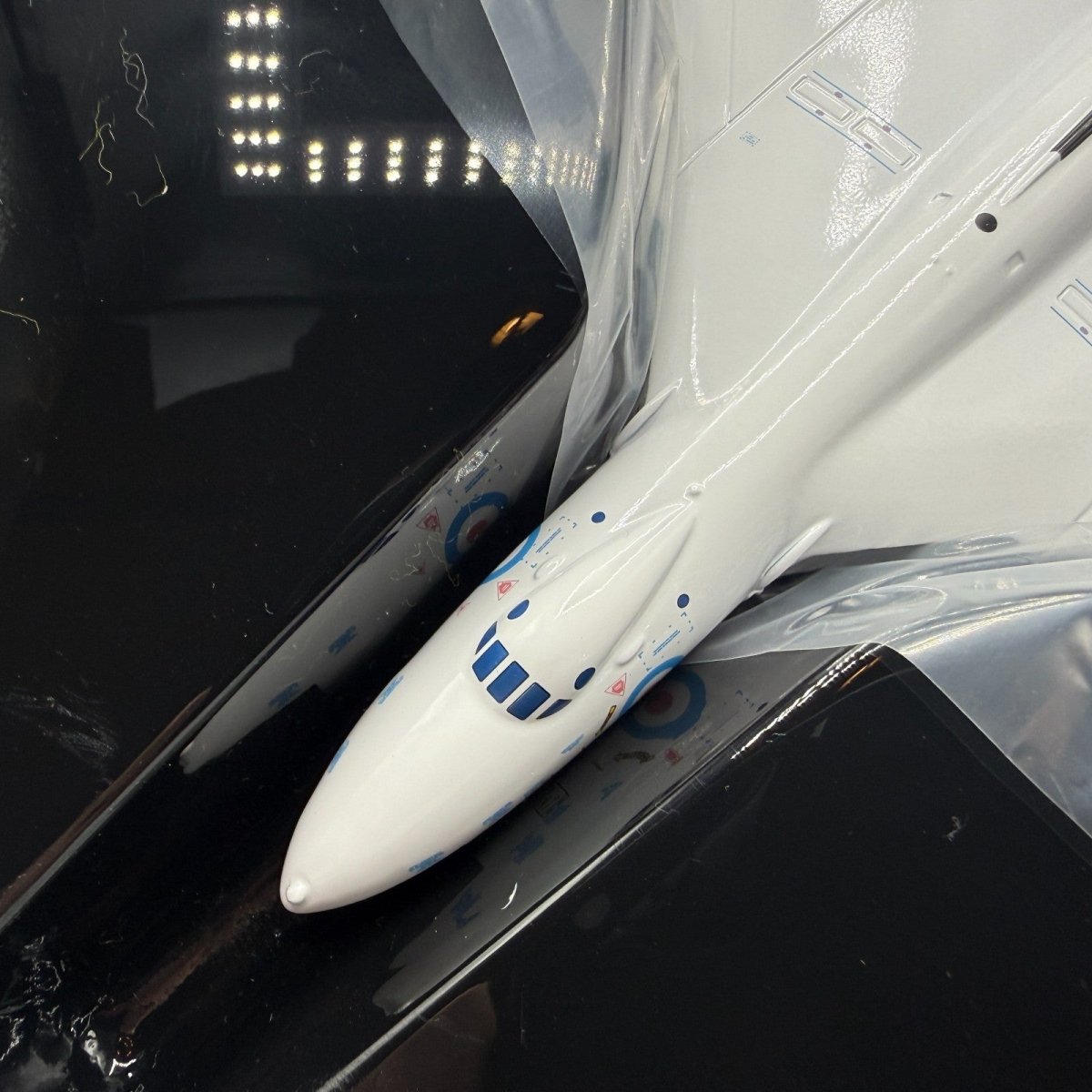 Corgi Aviation Archive 1:144 AA31208 Vulcan B.2 XH558, 230 OCU, RAF Waddington - Corgi