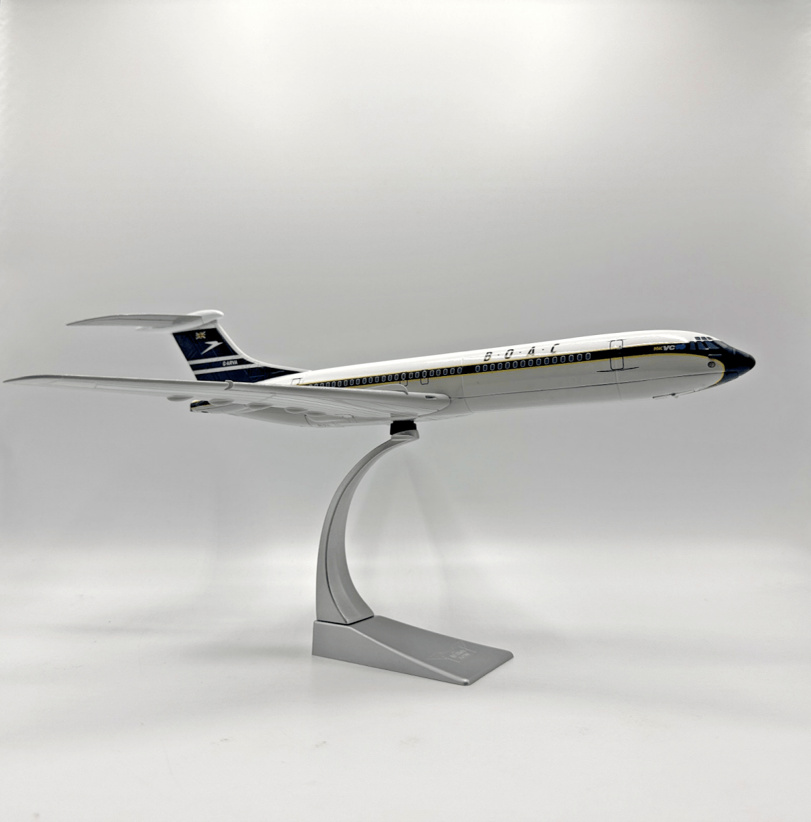 Corgi Aviation Archive 1:144 AA37004 Vickers VC - 10 BOAC, London Heathrow 1964 - Corgi