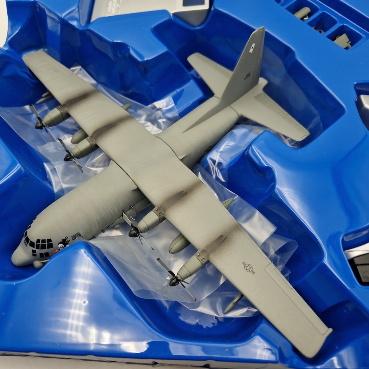 Corgi Aviation Archive 1:144 AC - 130H Hercules 'Spectre Gunship' AA31306 - Corgi