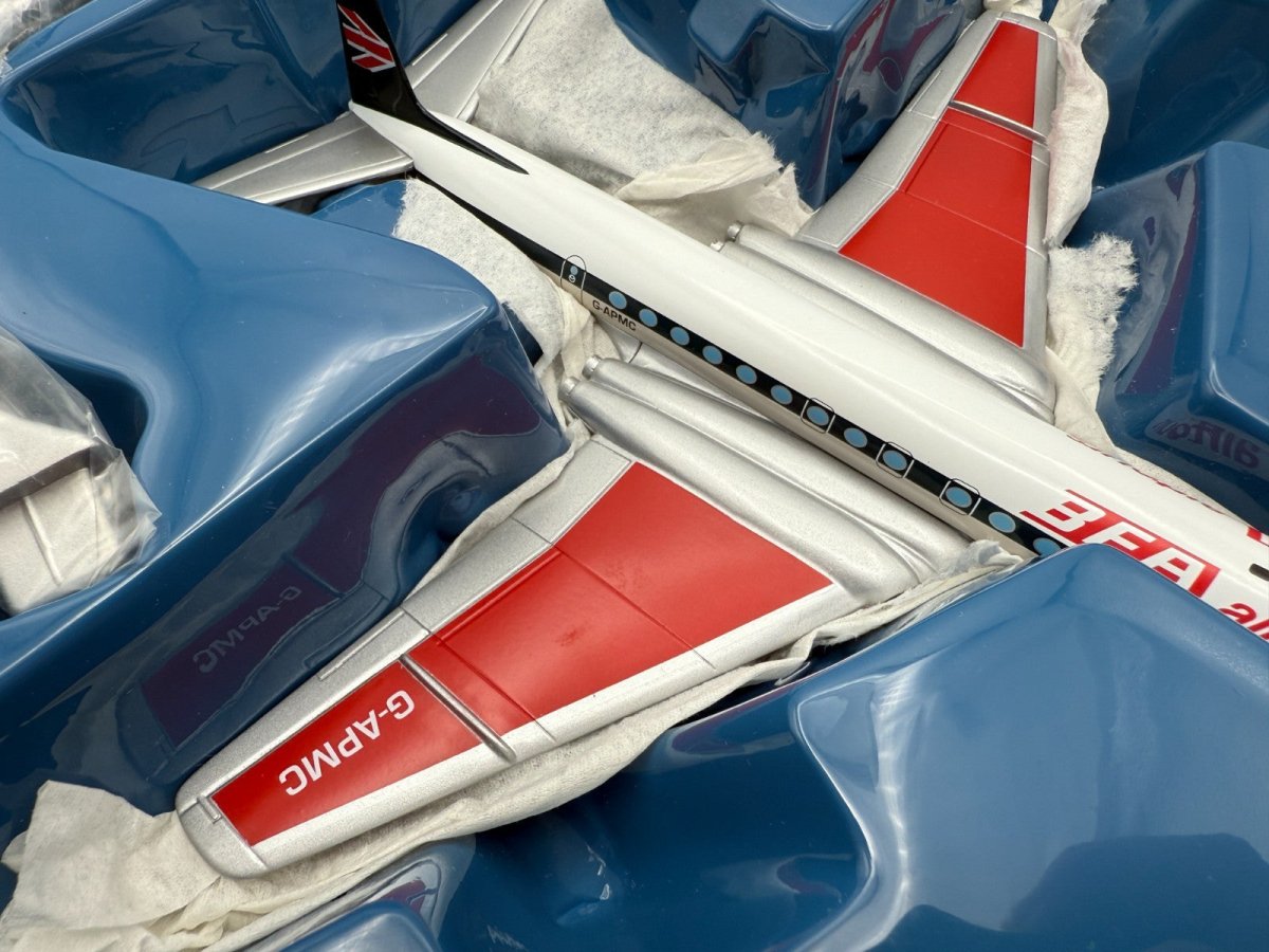 Corgi Aviation Archive 1:144 De Havilland Comet 4B BAE AirTours 48506 - Corgi