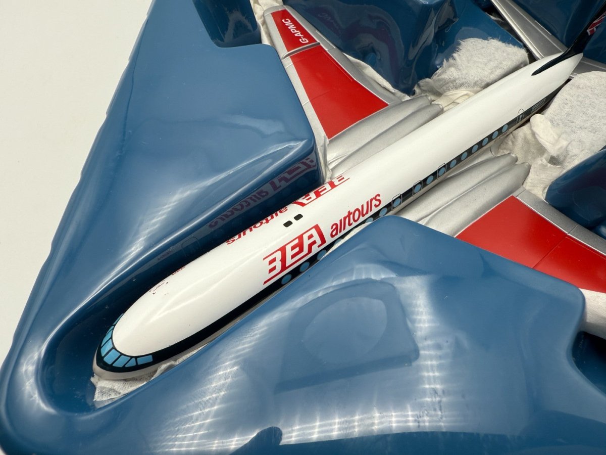 Corgi Aviation Archive 1:144 De Havilland Comet 4B BAE AirTours 48506 - Corgi