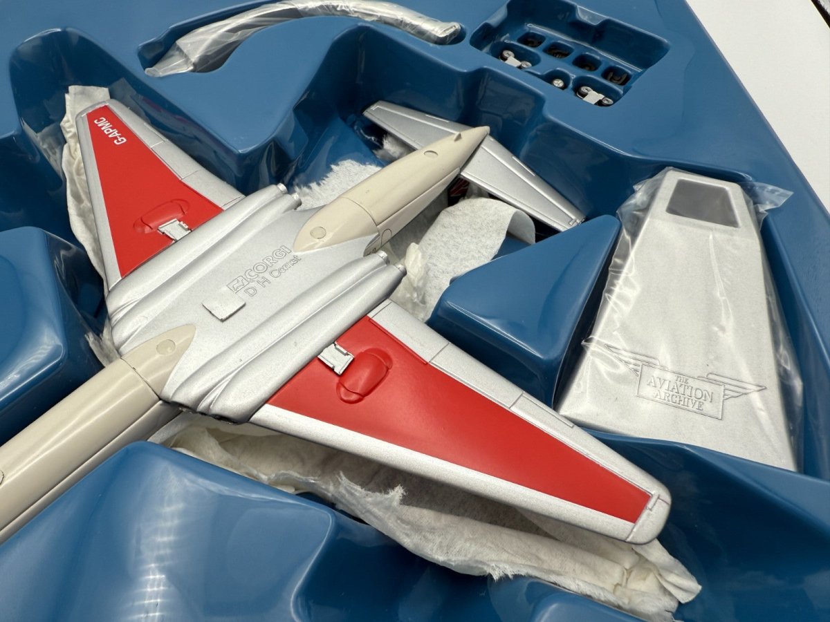 Corgi Aviation Archive 1:144 De Havilland Comet 4B BAE AirTours 48506 - Corgi