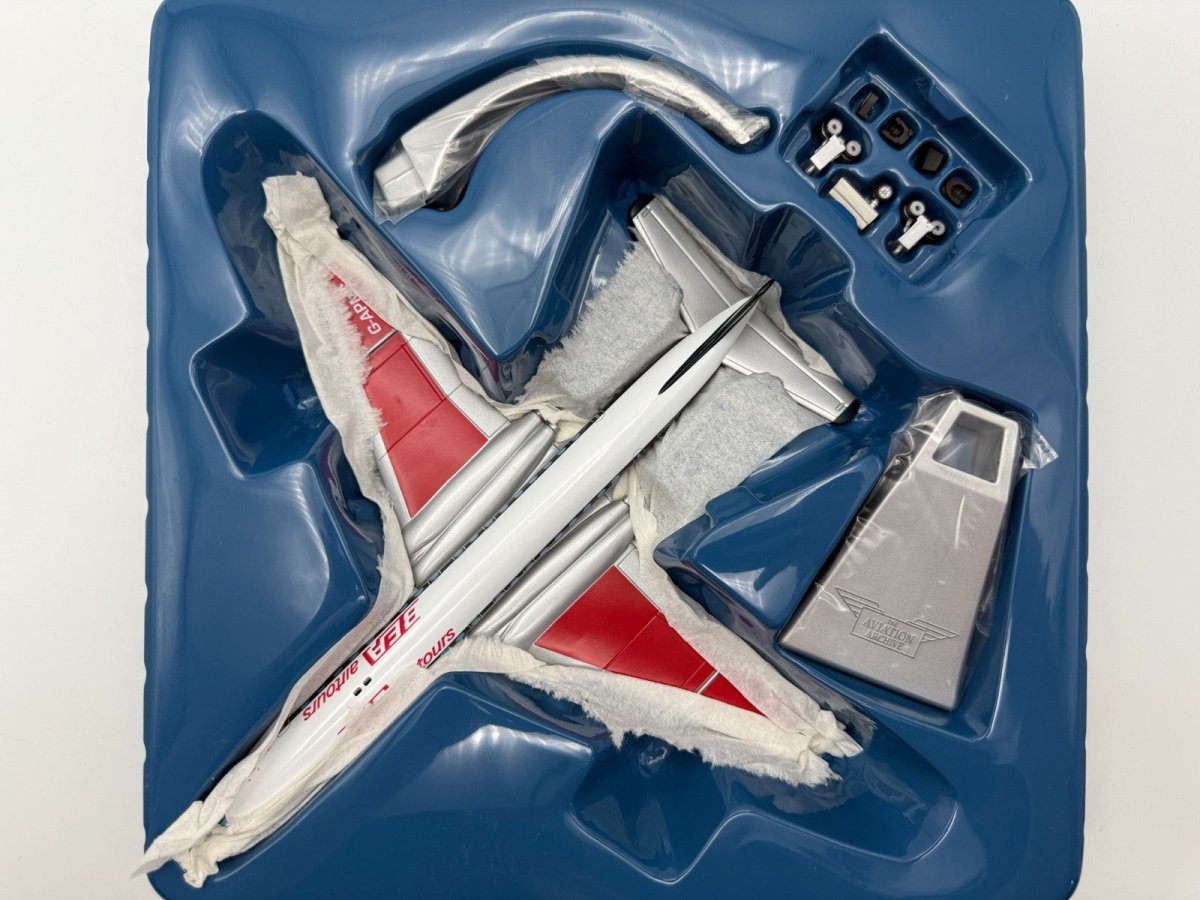 Corgi Aviation Archive 1:144 De Havilland Comet 4B BAE AirTours 48506 - Corgi