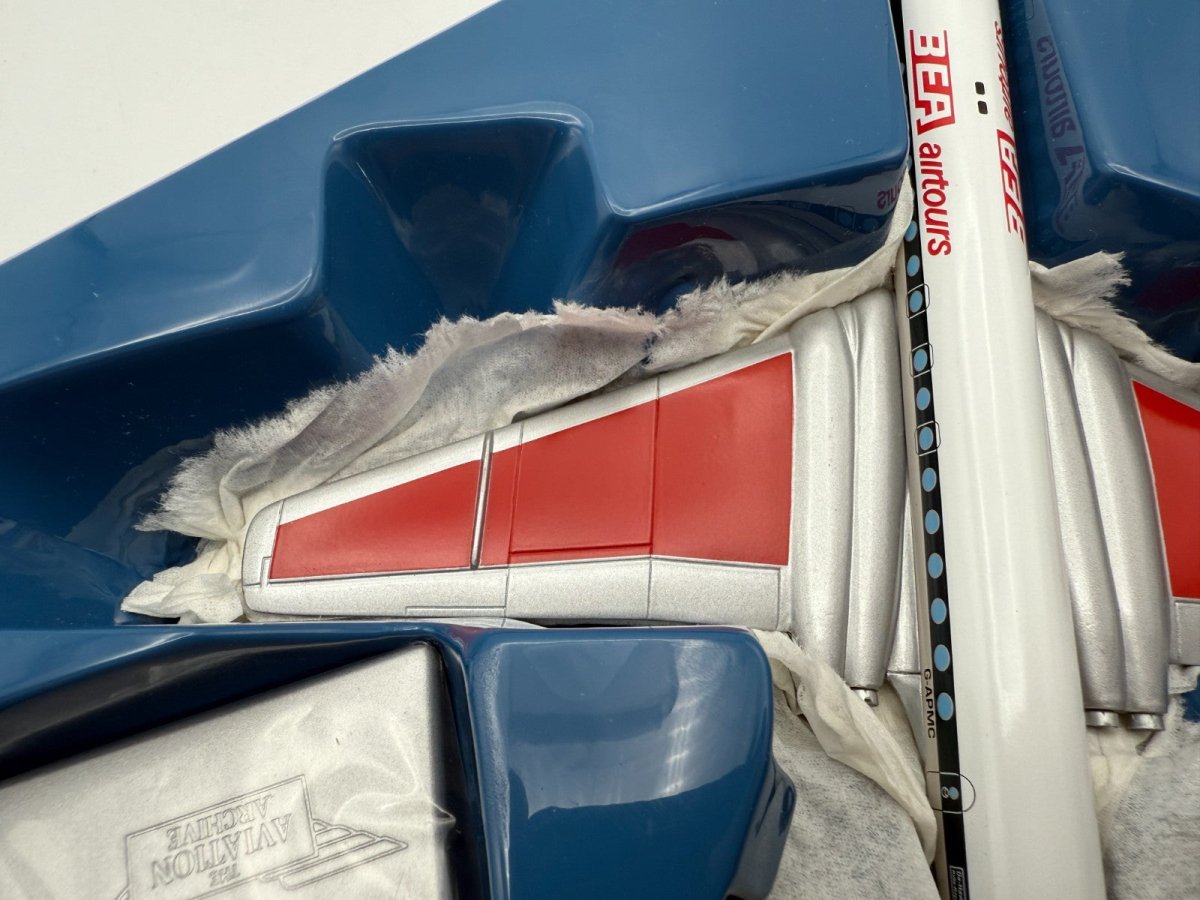 Corgi Aviation Archive 1:144 De Havilland Comet 4B BAE AirTours 48506 - Corgi