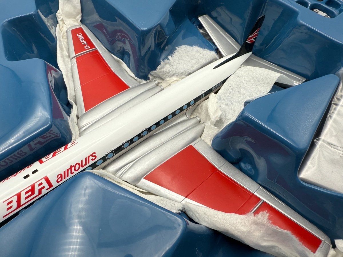 Corgi Aviation Archive 1:144 De Havilland Comet 4B BAE AirTours 48506 - Corgi