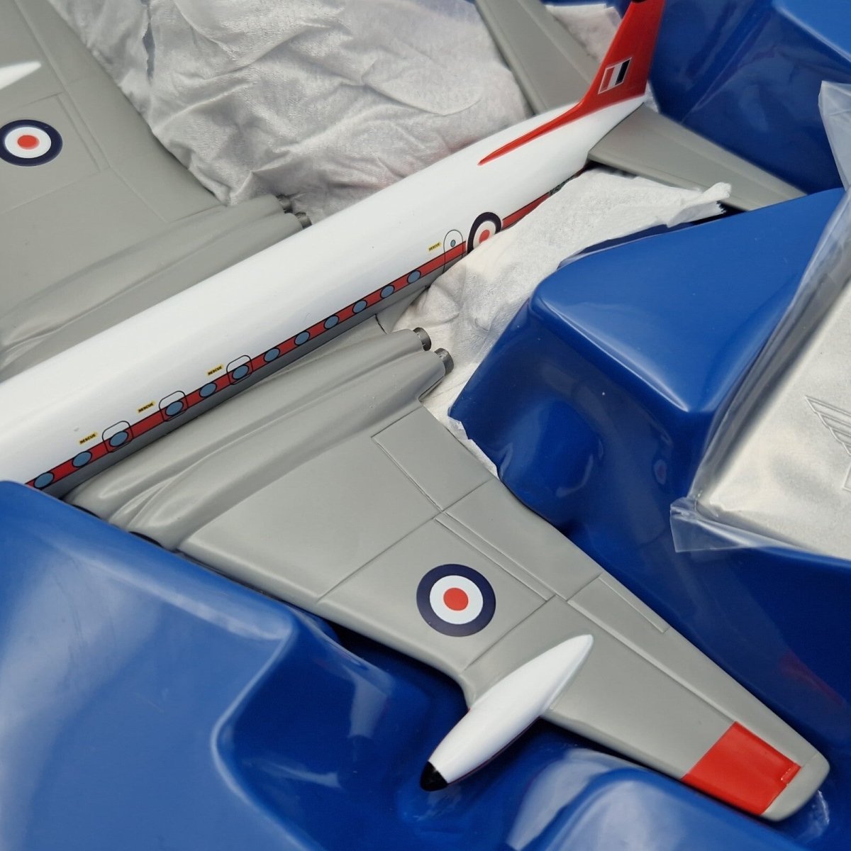 Corgi Aviation Archive 1:144 DH Comet 4C, A&AEE Boscombe Down, Diecast 48505 - Corgi