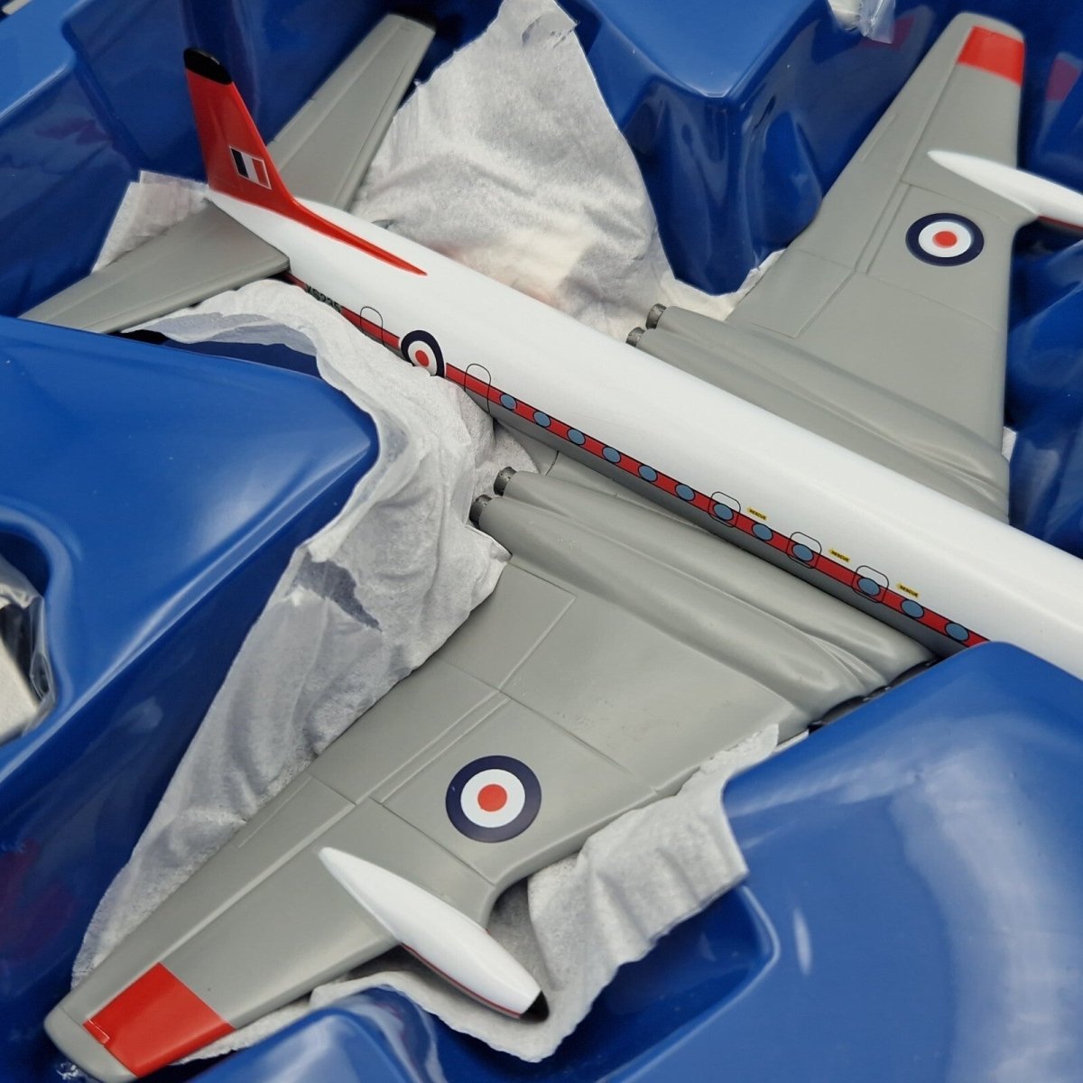 Corgi Aviation Archive 1:144 DH Comet 4C, A&AEE Boscombe Down, Diecast 48505 - Corgi