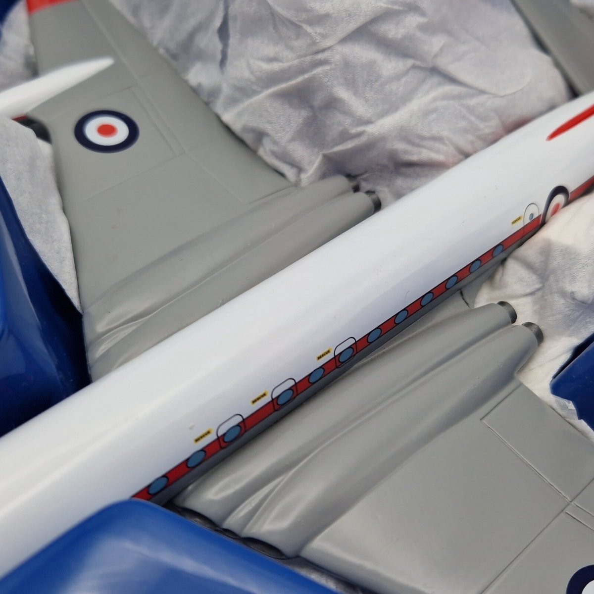 Corgi Aviation Archive 1:144 DH Comet 4C, A&AEE Boscombe Down, Diecast 48505 - Corgi