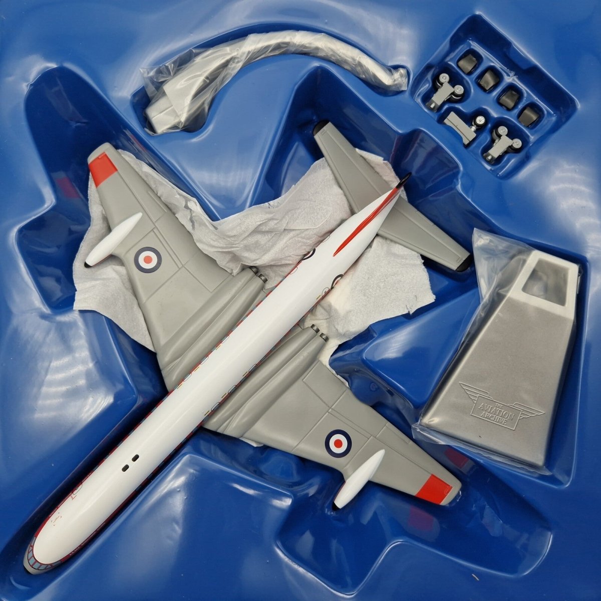 Corgi Aviation Archive 1:144 DH Comet 4C, A&AEE Boscombe Down, Diecast 48505 - Corgi