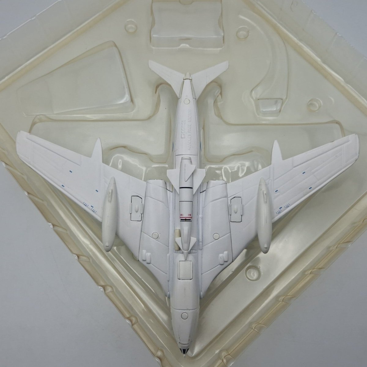 Corgi Aviation Archive 1:144 Handley Page Victor B.2 139 'Jamaica' Sqn, AA31605 - Corgi