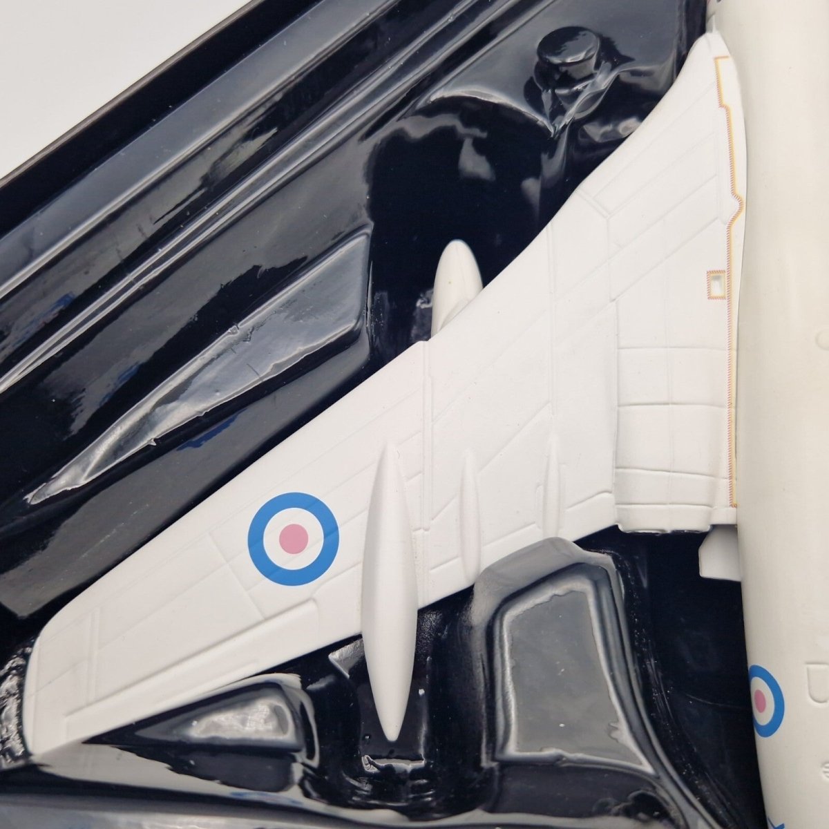 Corgi Aviation Archive 1:144 Handley Page Victor B.2 139 'Jamaica' Sqn, AA31605 - Corgi