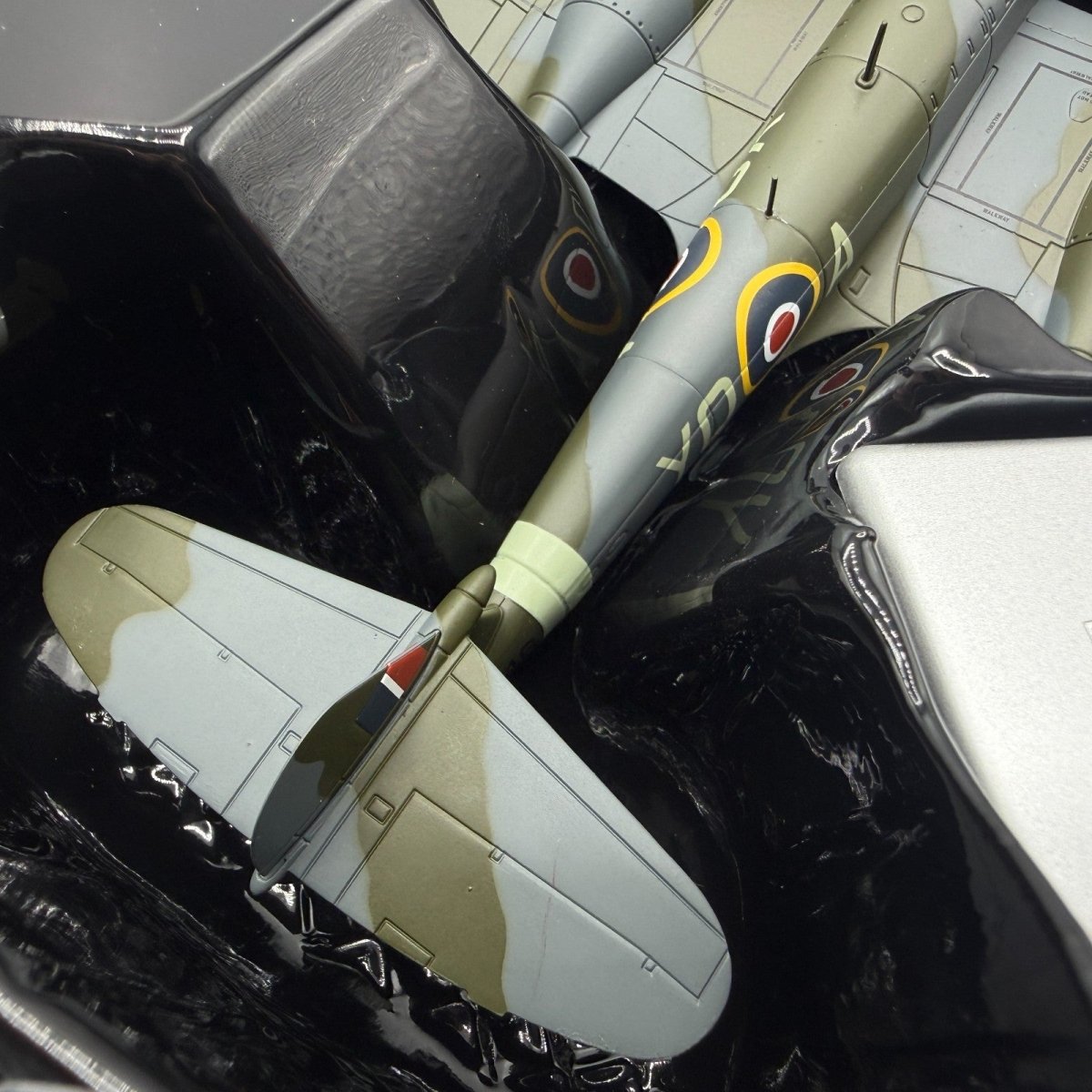 Corgi Aviation Archive 1:72 AA27401 Gloster Meteor F3, 616 Squadron, Lubeck 1945 - Corgi