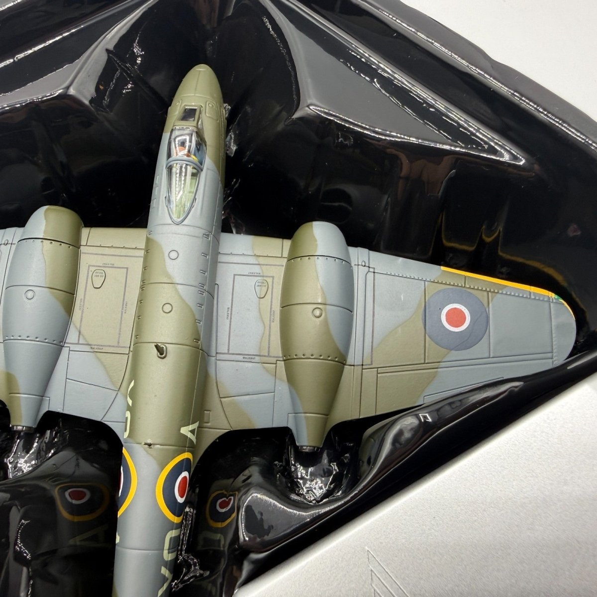 Corgi Aviation Archive 1:72 AA27401 Gloster Meteor F3, 616 Squadron, Lubeck 1945 - Corgi
