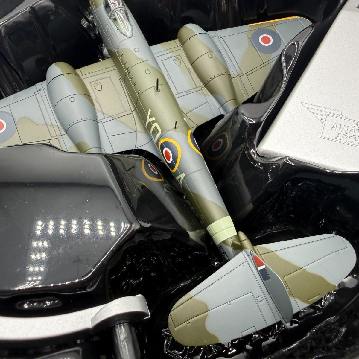 Corgi Aviation Archive 1:72 AA27401 Gloster Meteor F3, 616 Squadron, Lubeck 1945 - Corgi