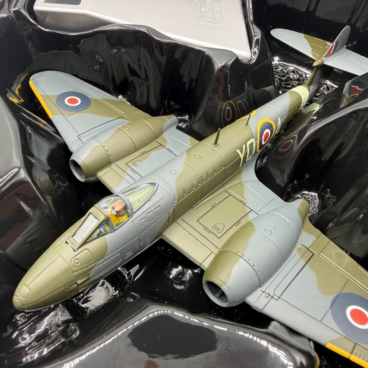 Corgi Aviation Archive 1:72 AA27401 Gloster Meteor F3, 616 Squadron, Lubeck 1945 - Corgi