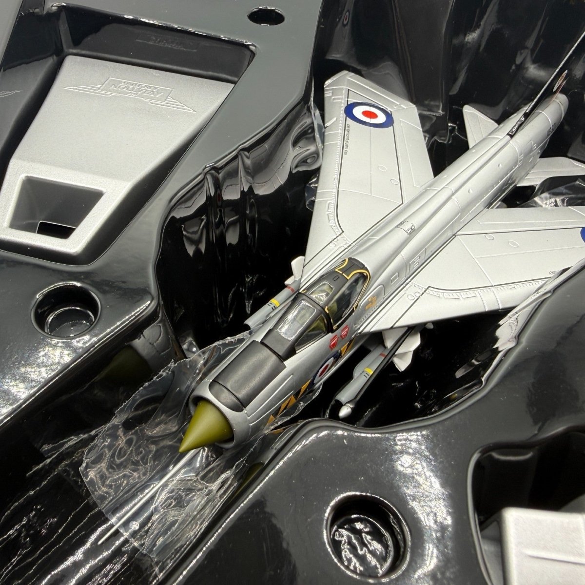 Corgi Aviation Archive 1:72 AA32312 Lightning F6, RAF 74 Sqn, Singapore 1969 - Corgi
