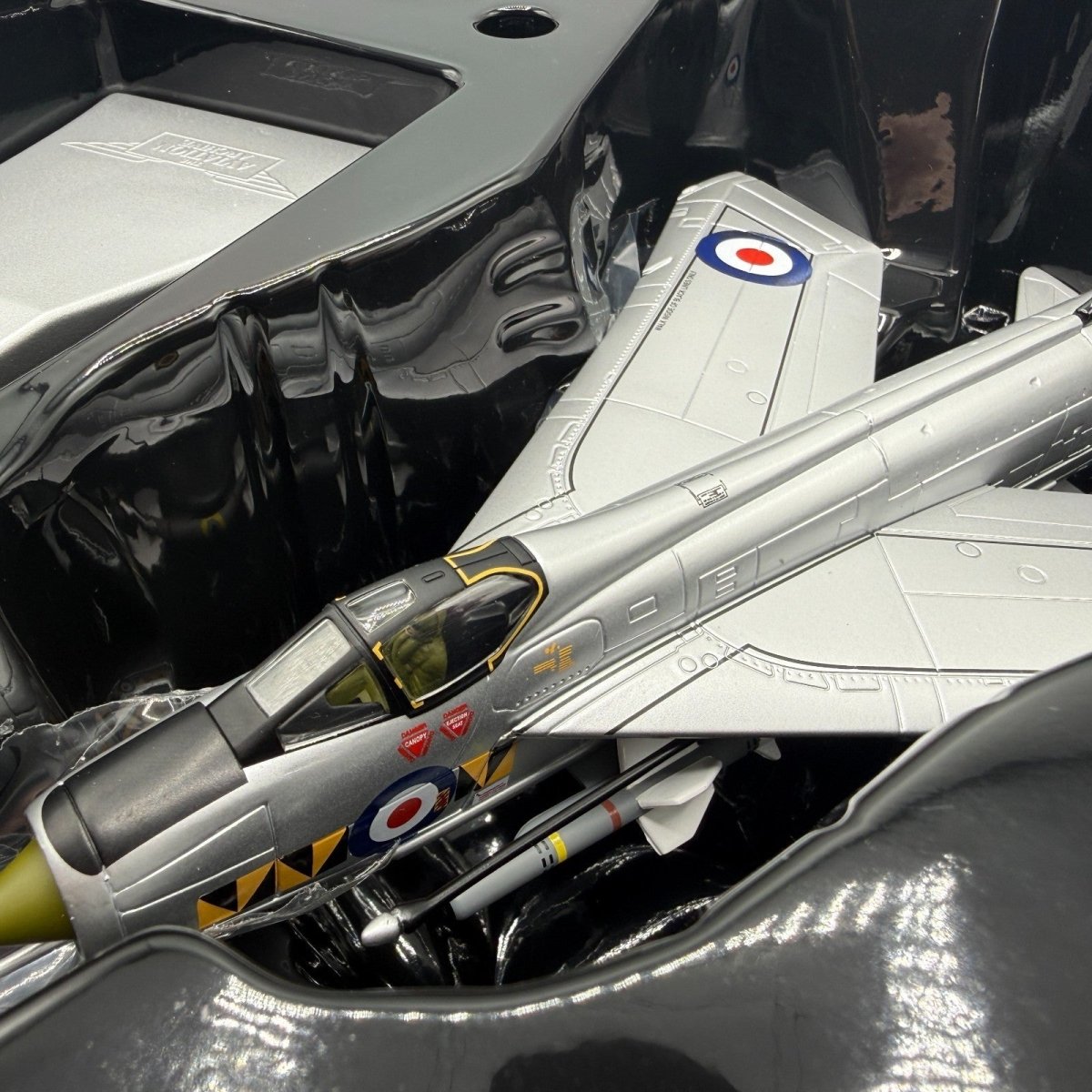 Corgi Aviation Archive 1:72 AA32312 Lightning F6, RAF 74 Sqn, Singapore 1969 - Corgi