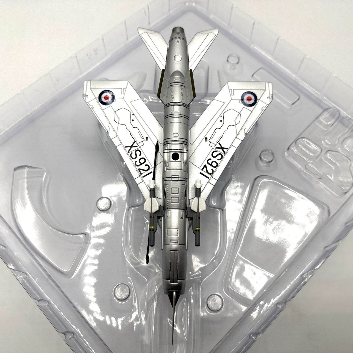Corgi Aviation Archive 1:72 AA32312 Lightning F6, RAF 74 Sqn, Singapore 1969 - Corgi