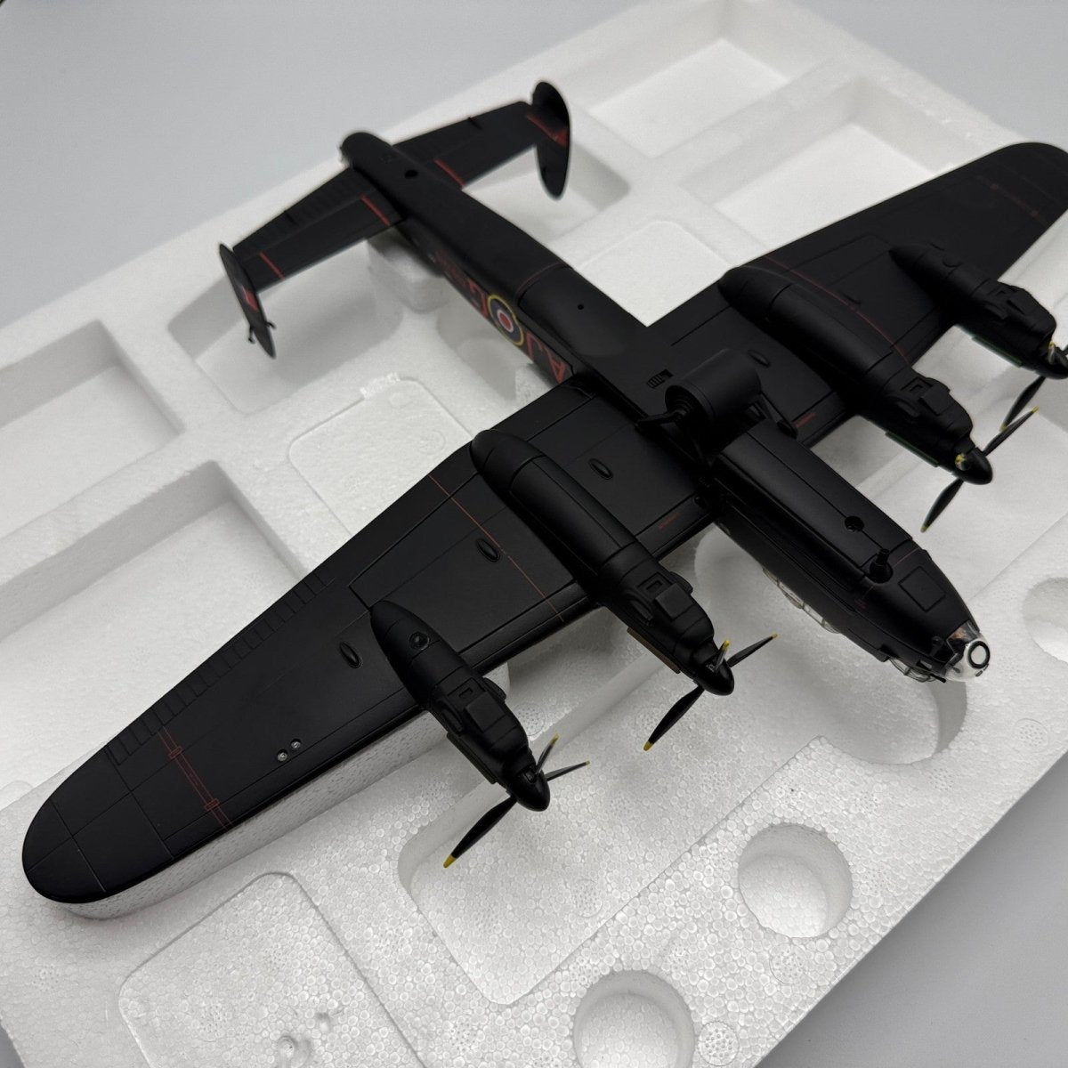 Corgi Aviation Archive 1:72 AA32608 Lancaster MKIII, WC Guy Gibson, 617 Sqn 1943 - Corgi