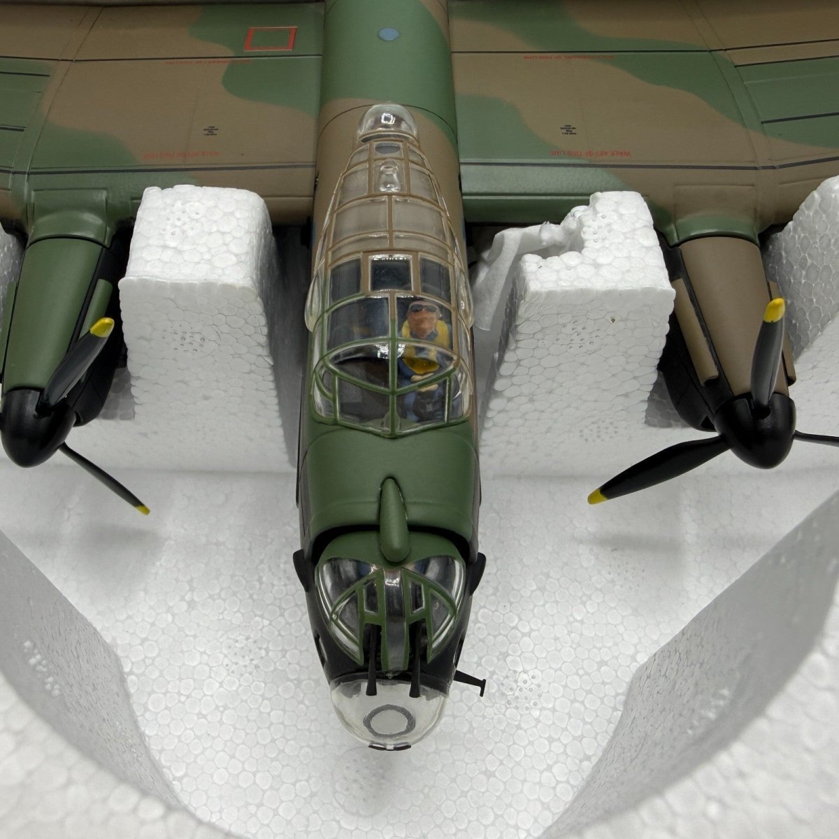 Corgi Aviation Archive 1:72 AA32608 Lancaster MKIII, WC Guy Gibson, 617 Sqn 1943 - Corgi