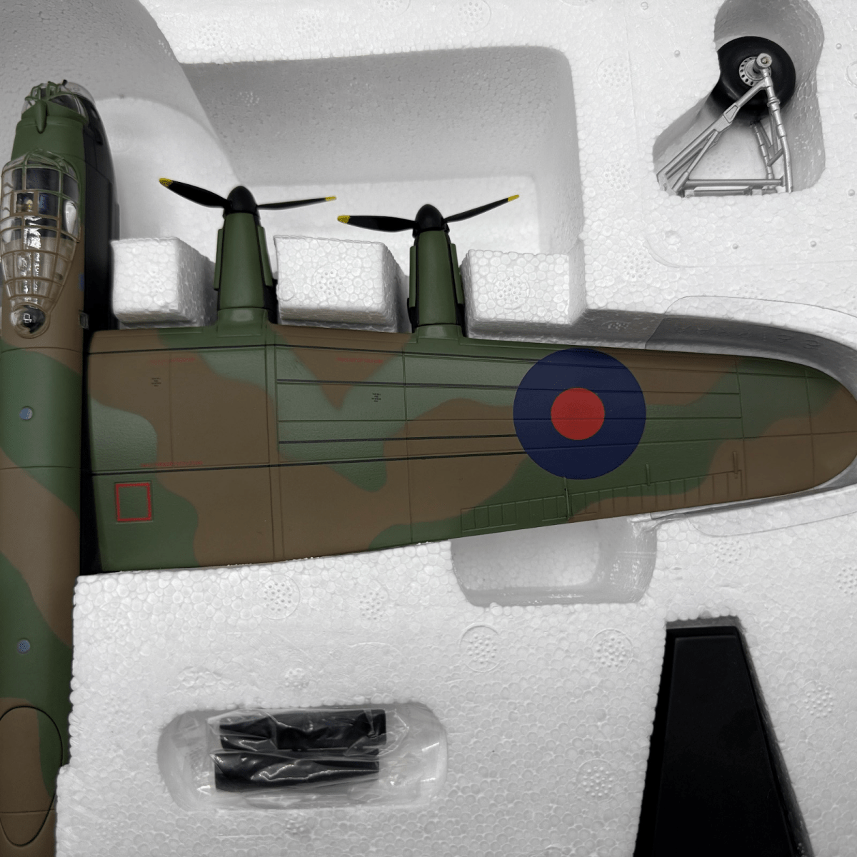 Corgi Aviation Archive 1:72 AA32608 Lancaster MKIII, WC Guy Gibson, 617 Sqn 1943 - Corgi