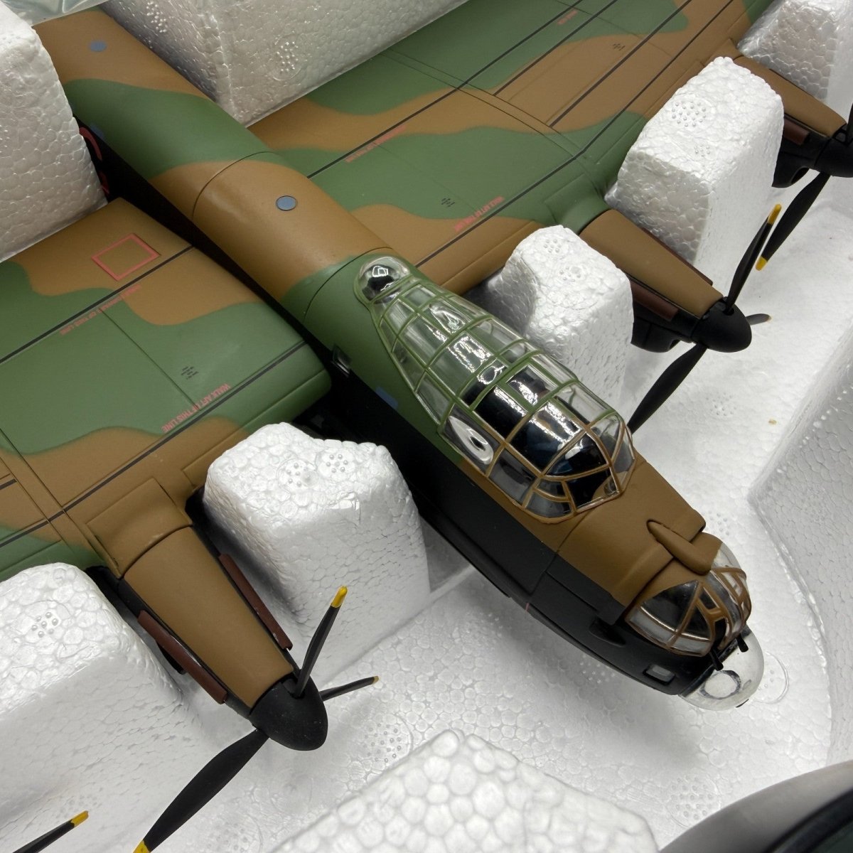 Corgi Aviation Archive 1:72 AA32612 Lancaster MKIII, WC Guy Gibson, 617 Squadron - Corgi