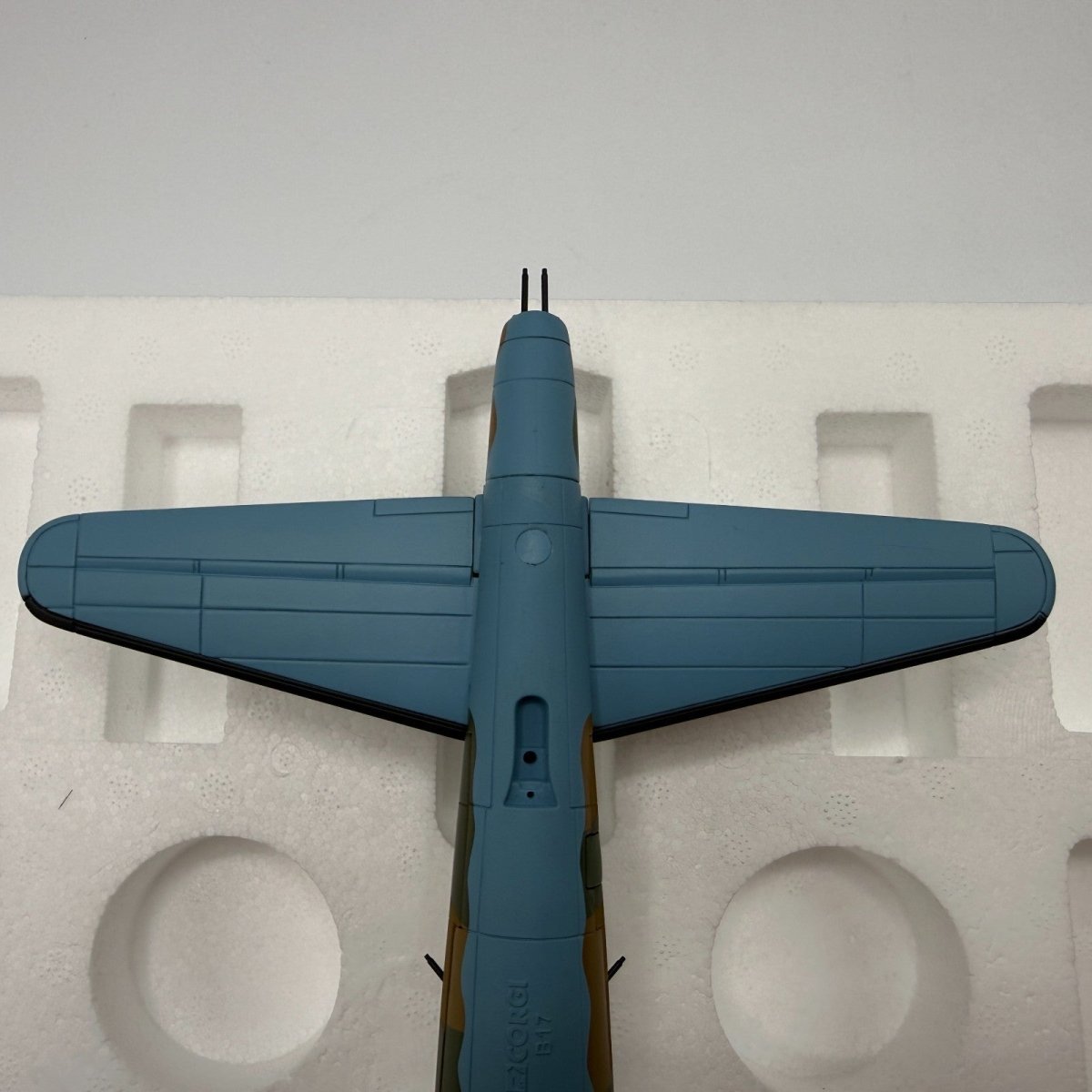 Corgi Aviation Archive 1:72 AA33304 B - 17E "Yankee Doodle" 414 Squadron Diecast - Corgi
