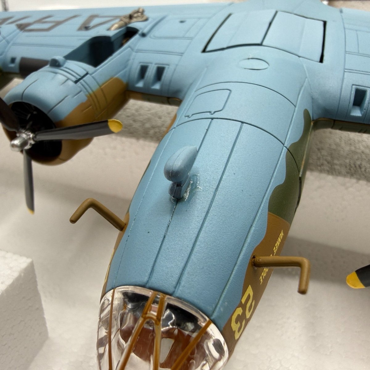 Corgi Aviation Archive 1:72 AA33304 B - 17E "Yankee Doodle" 414 Squadron Diecast - Corgi