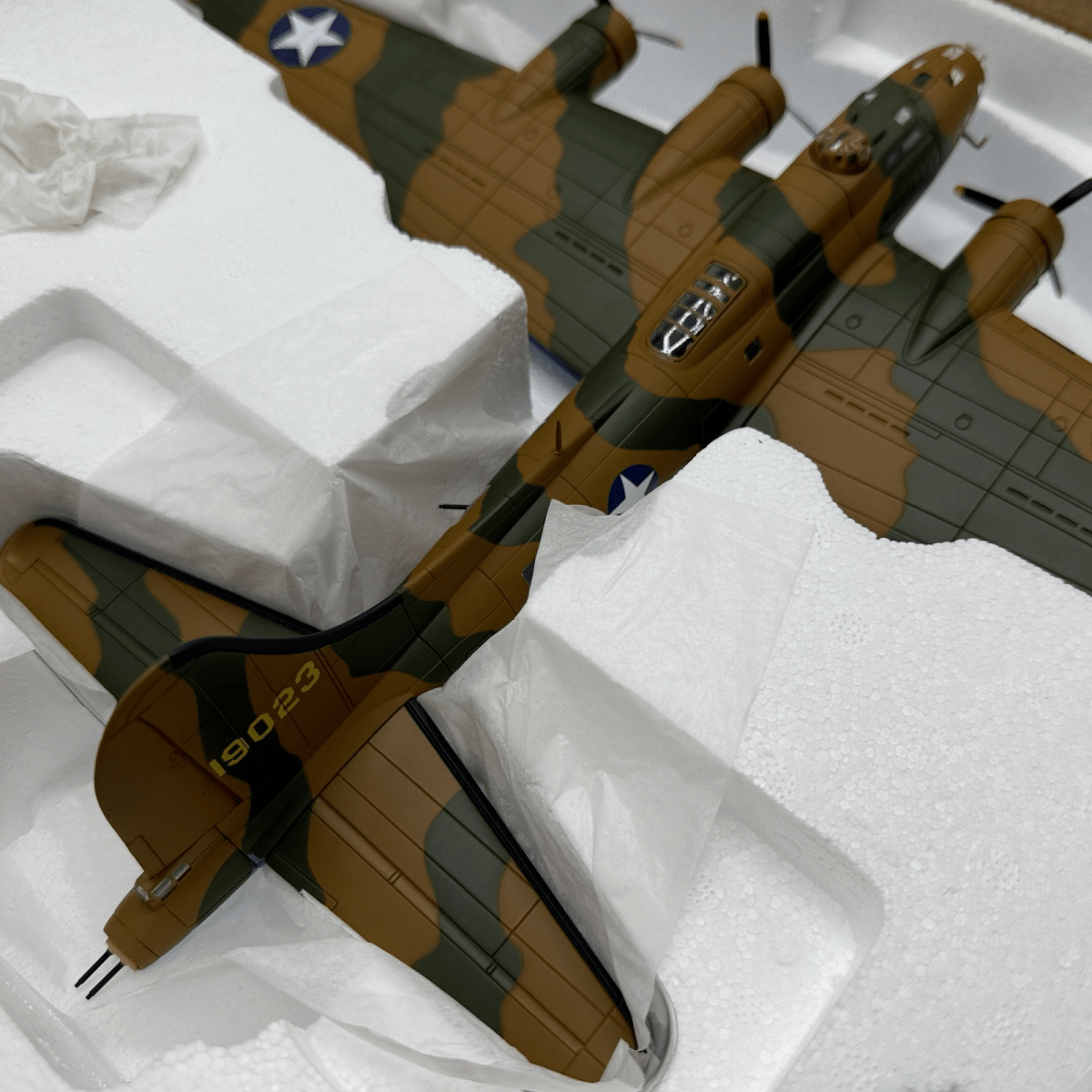 Corgi Aviation Archive 1:72 AA33304 B - 17E "Yankee Doodle" 414 Squadron Diecast - Corgi